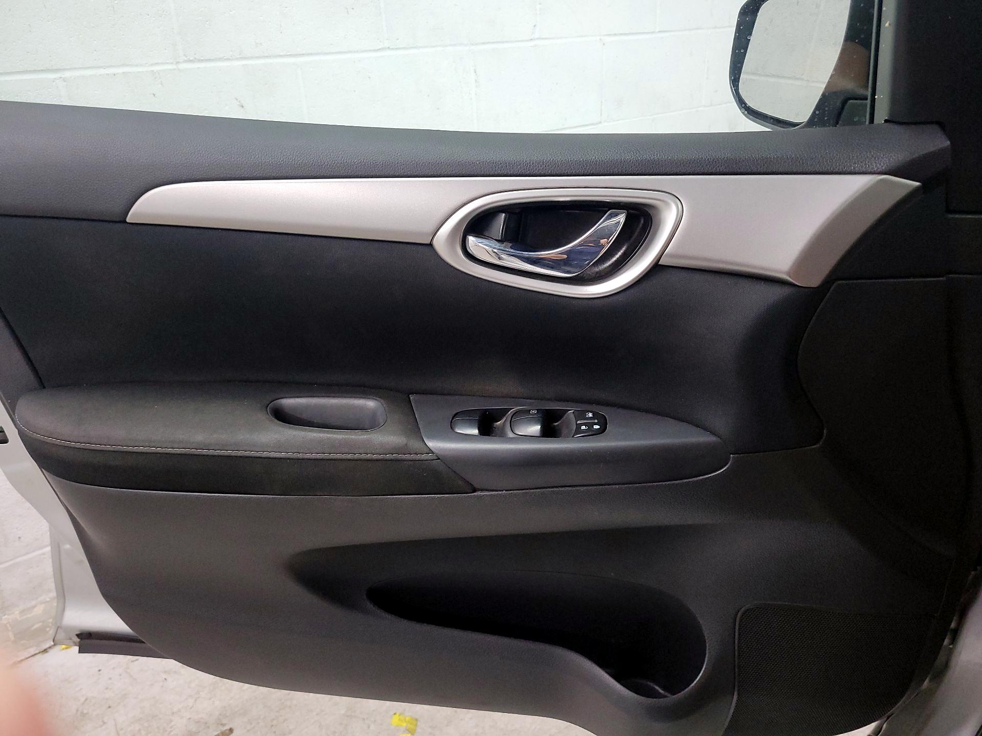 Thumbnail: 2015 Nissan Sentra - 12