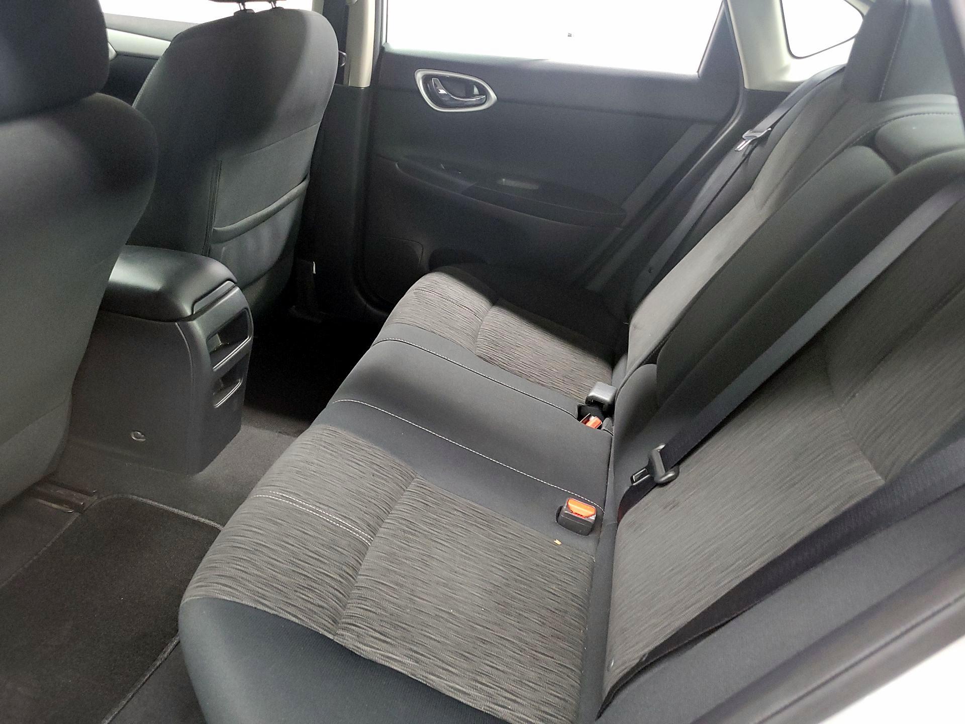 Thumbnail: 2015 Nissan Sentra - 17