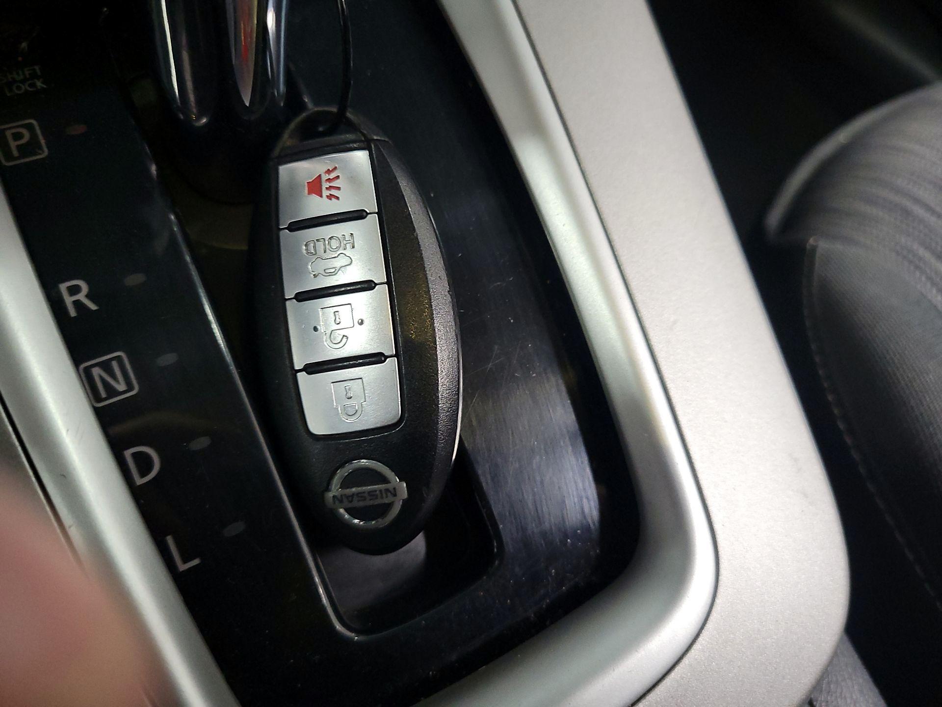 Thumbnail: 2015 Nissan Sentra - 20