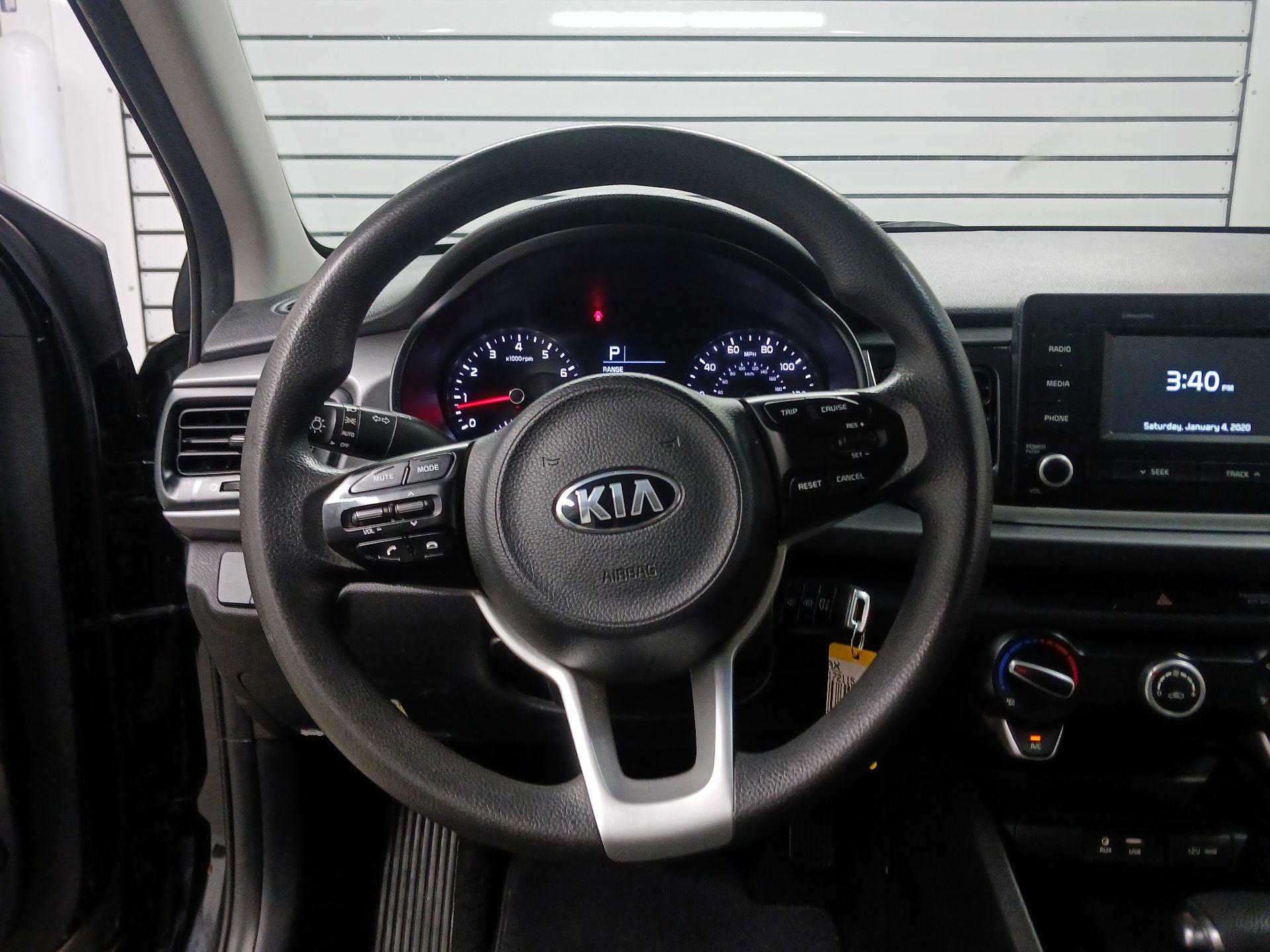 Thumbnail: 2019 Kia Rio - 10