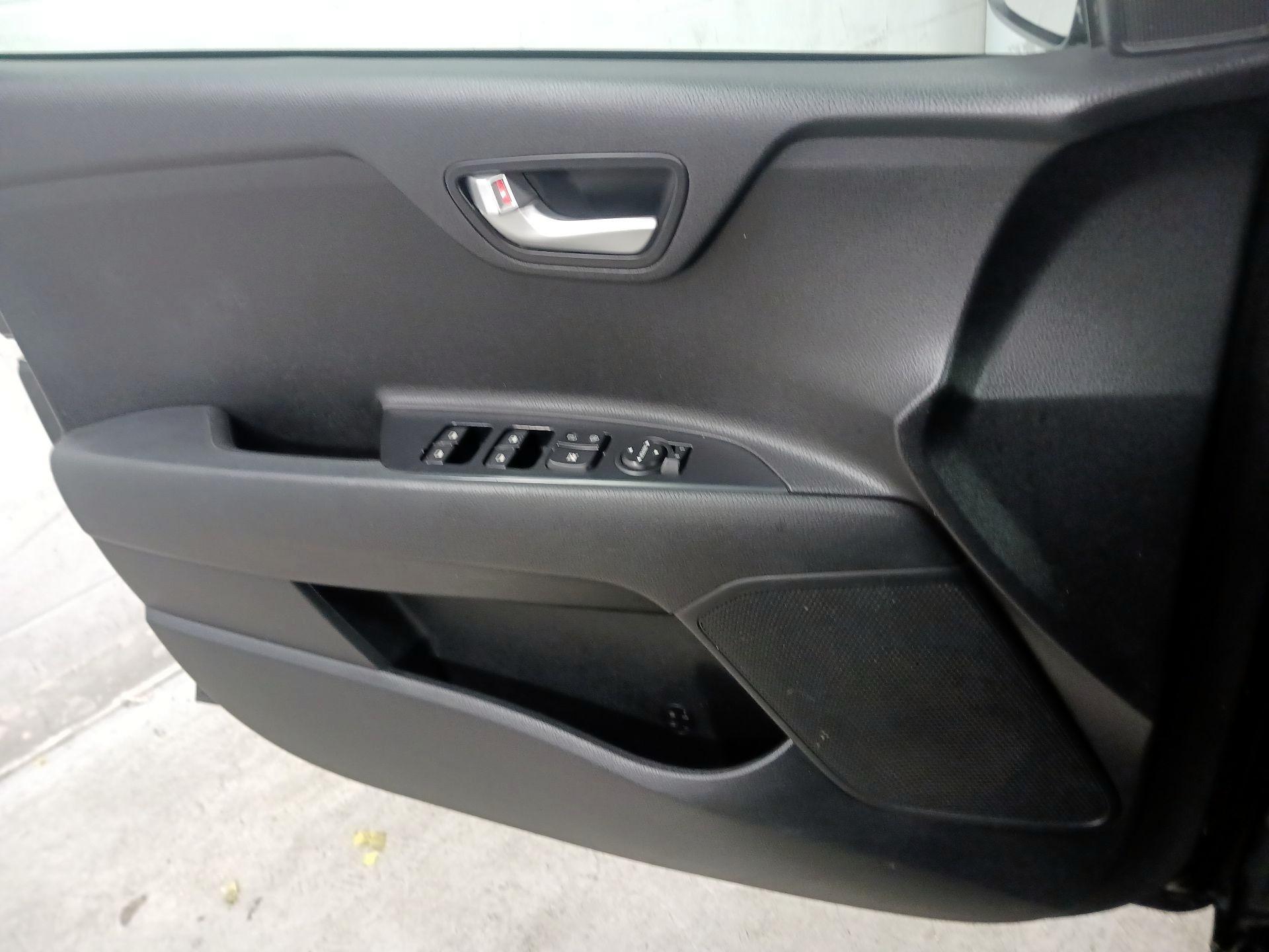 Thumbnail: 2019 Kia Rio - 12