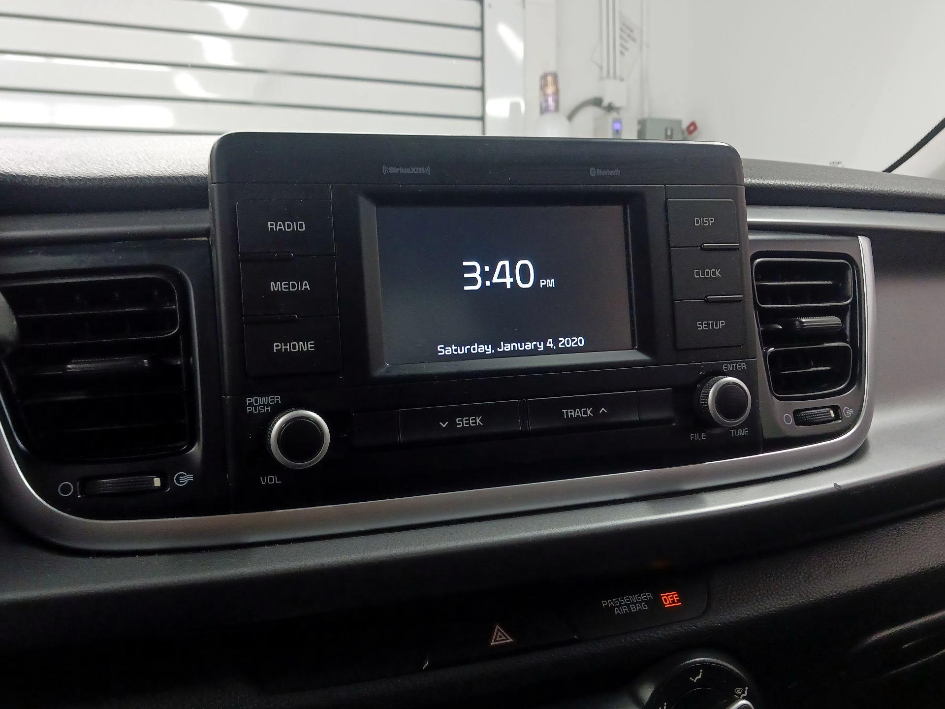 Thumbnail: 2019 Kia Rio - 13