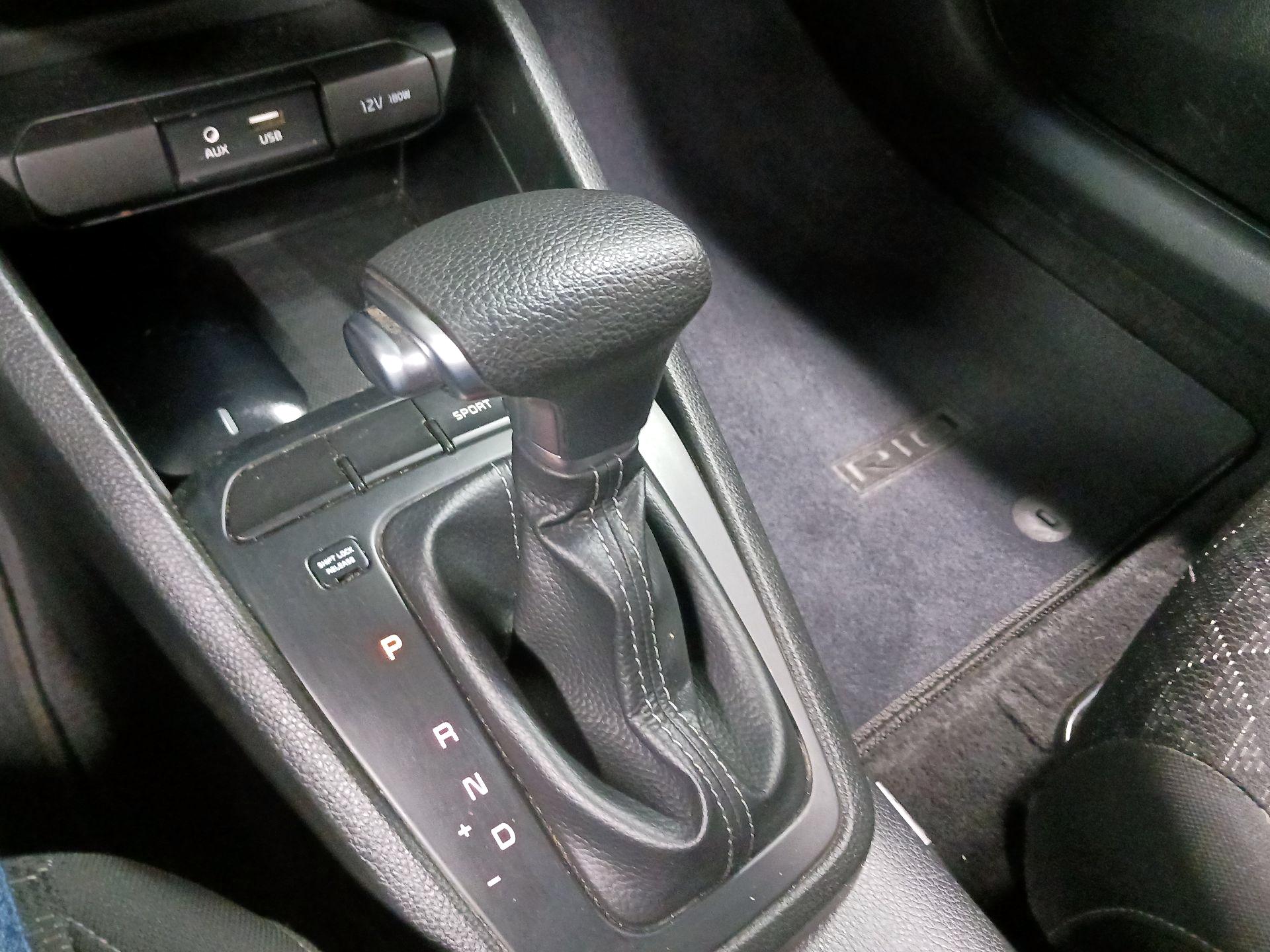 Thumbnail: 2019 Kia Rio - 15