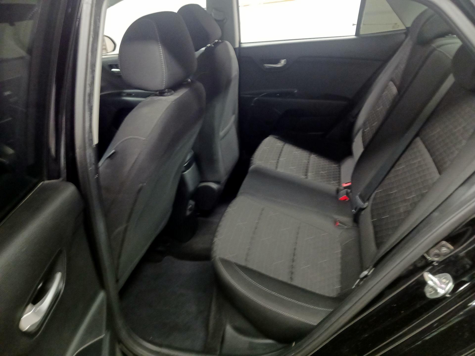 Thumbnail: 2019 Kia Rio - 16