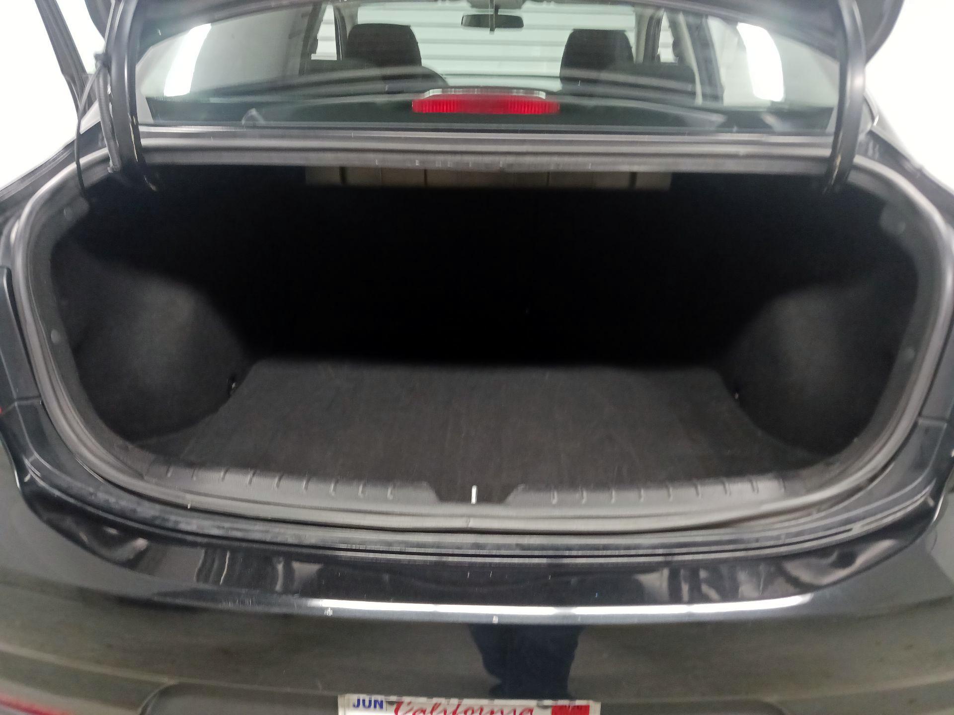 Thumbnail: 2019 Kia Rio - 17