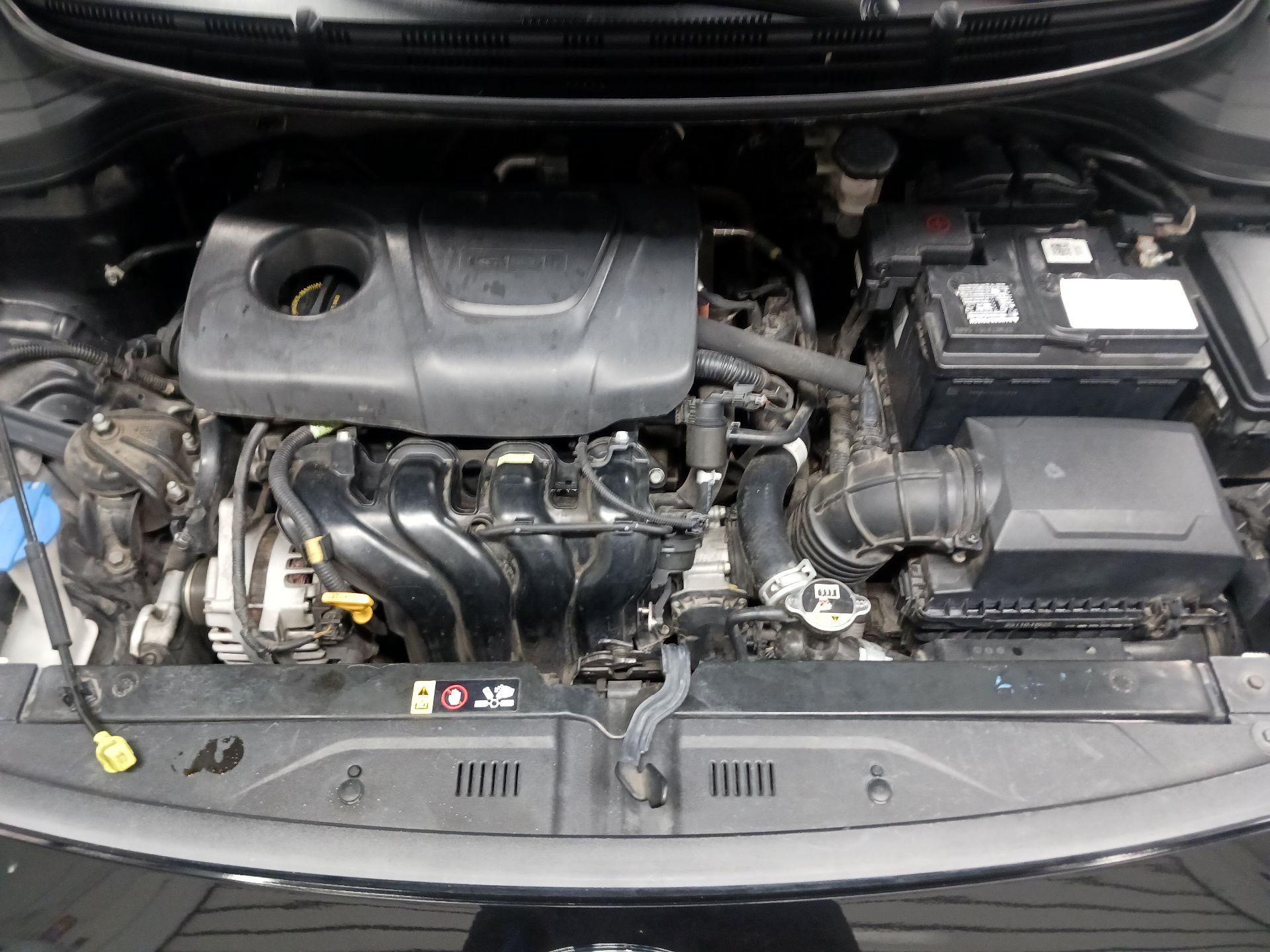 Thumbnail: 2019 Kia Rio - 18