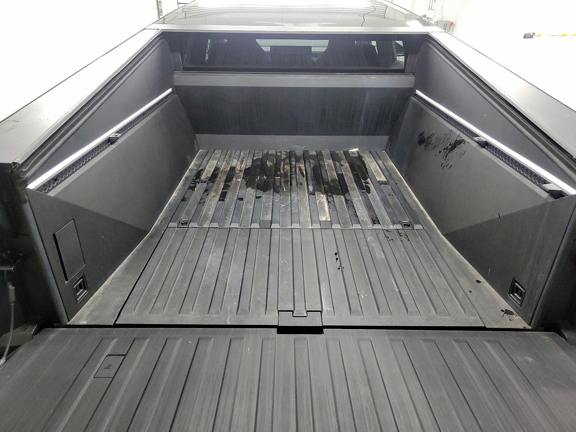 Thumbnail: 2024 Tesla Cybertruck - 19