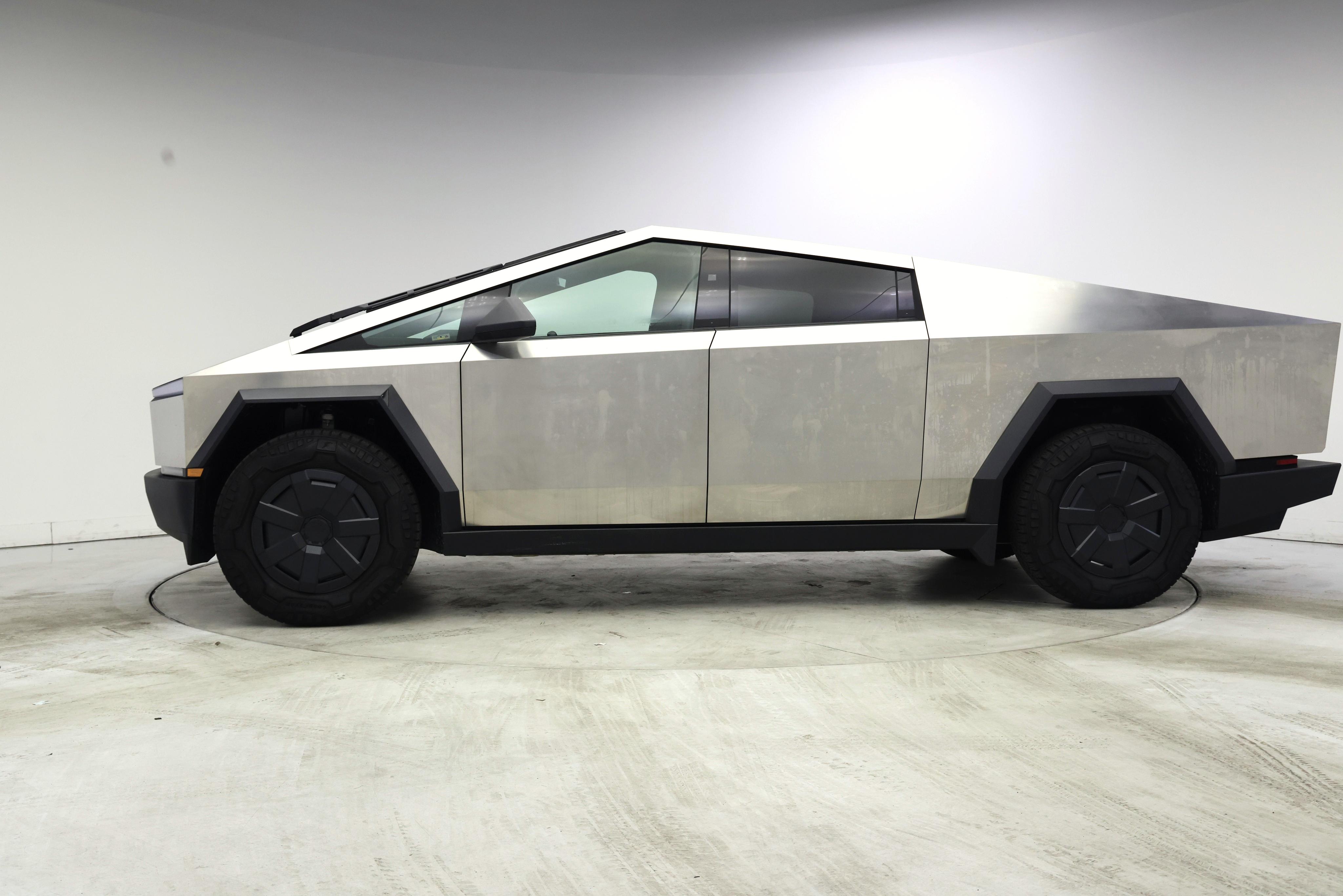 Thumbnail: 2024 Tesla Cybertruck - 3