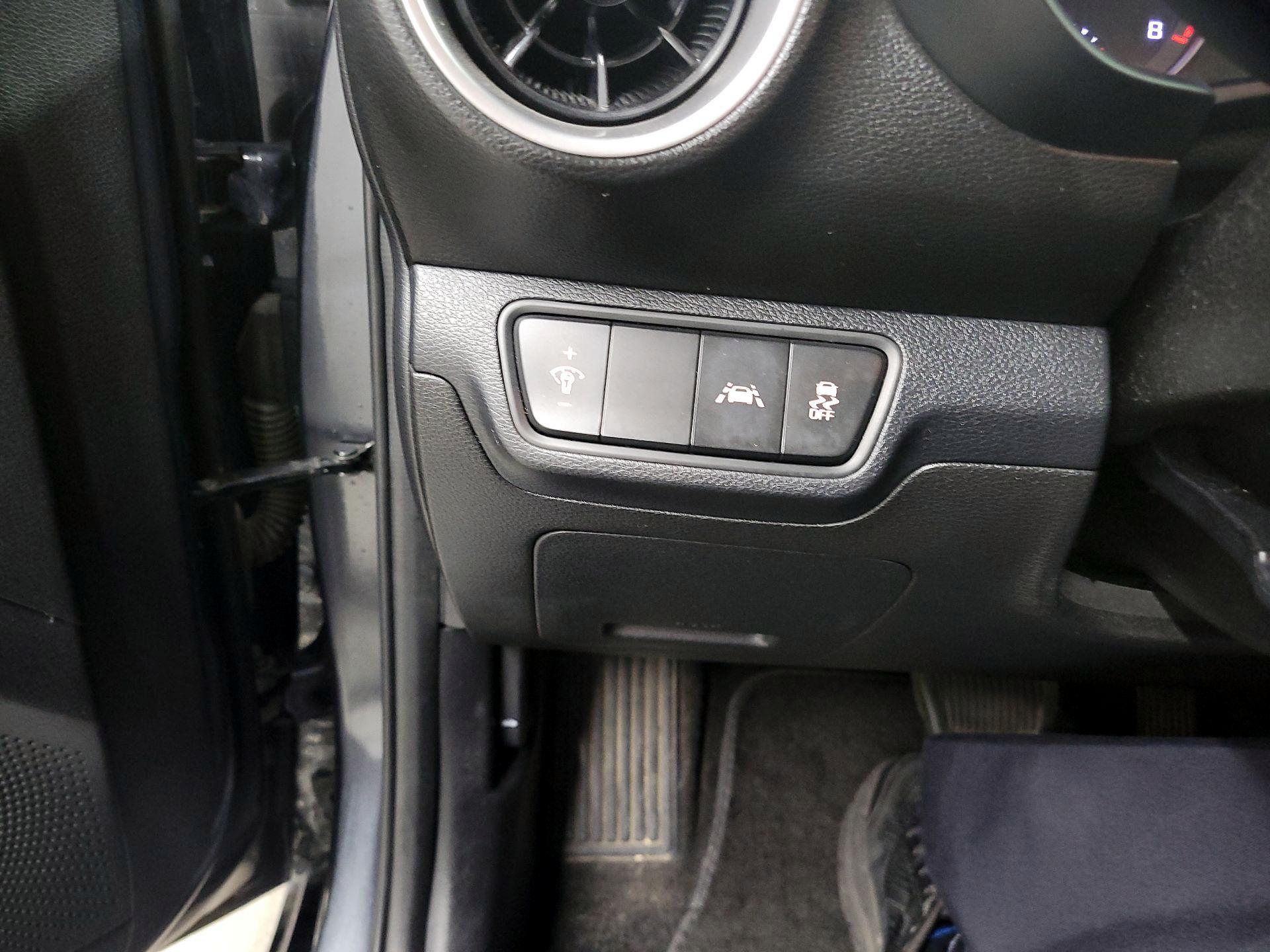 Thumbnail: 2021 Kia Forte - 13