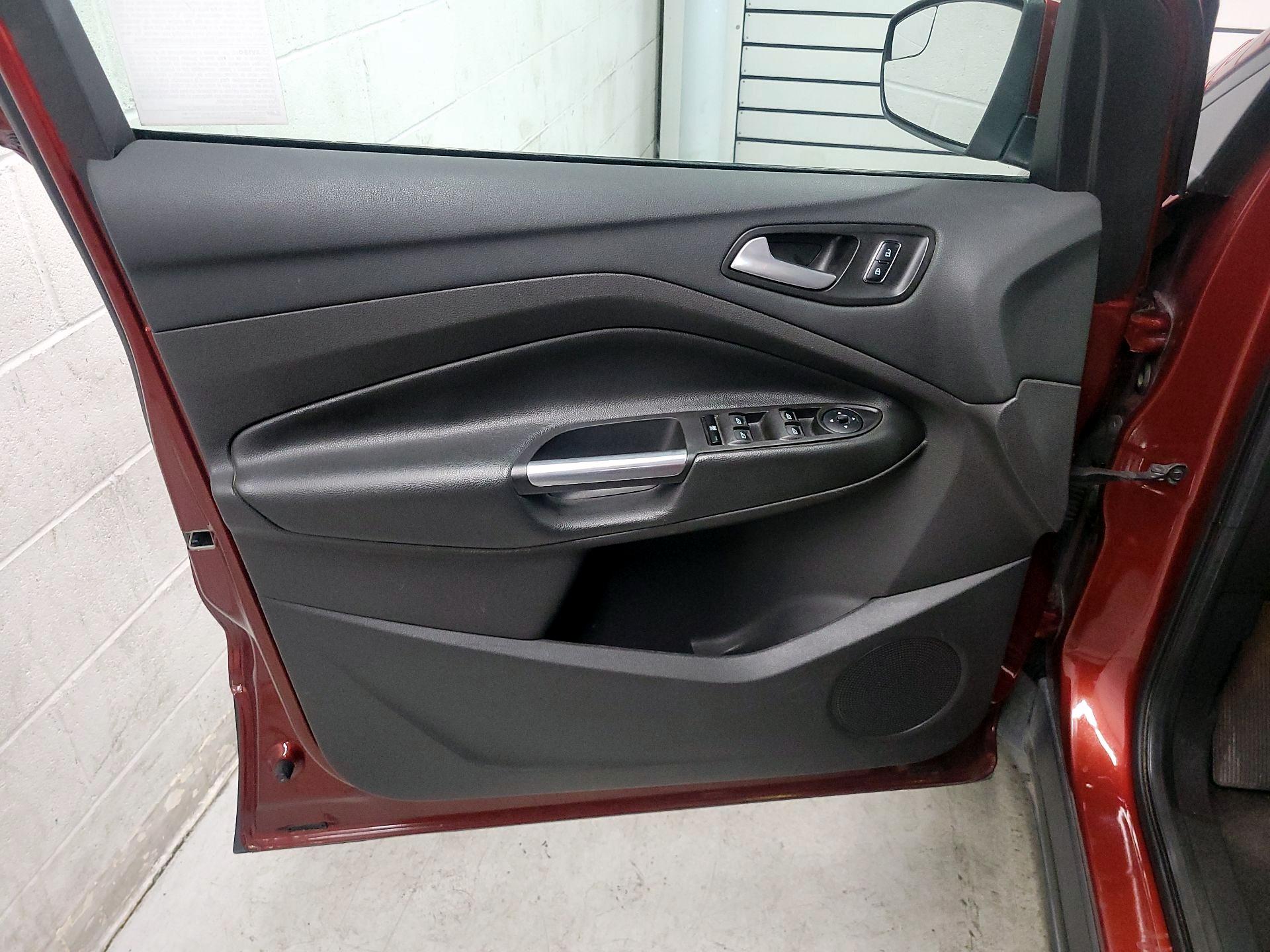 Thumbnail: 2016 Ford Escape - 12