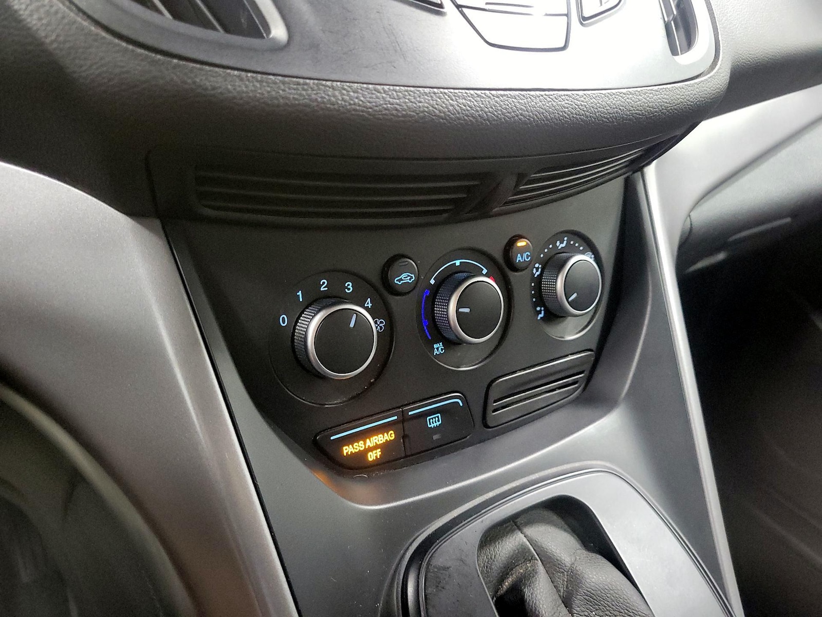 2016 Ford Escape SE - Photo 17
