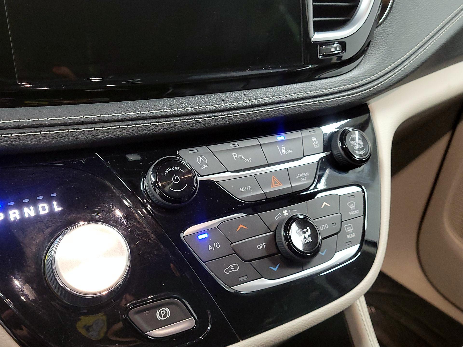 Thumbnail: 2021 Chrysler Pacifica - 14