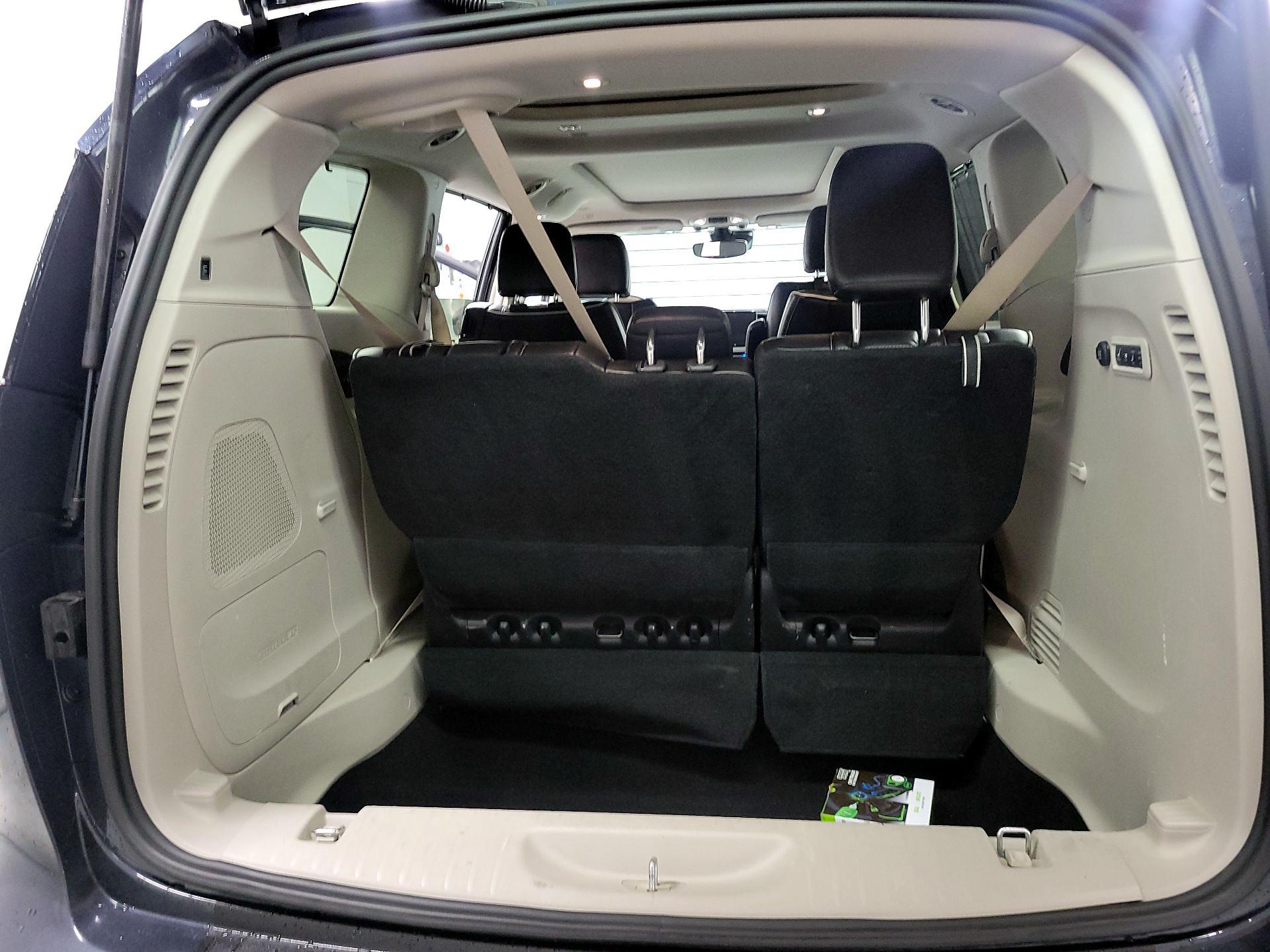 Thumbnail: 2021 Chrysler Pacifica - 17