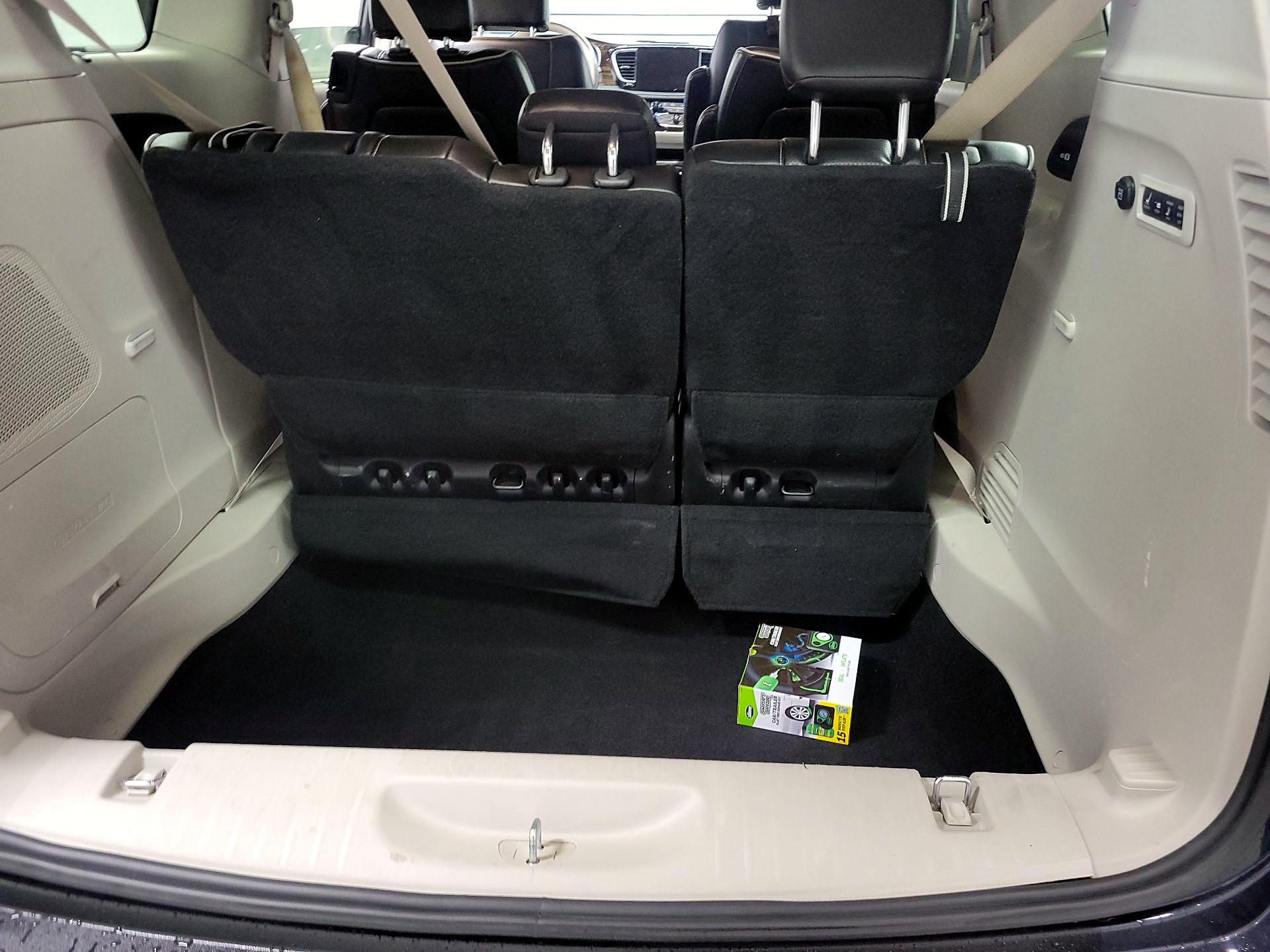 Thumbnail: 2021 Chrysler Pacifica - 18