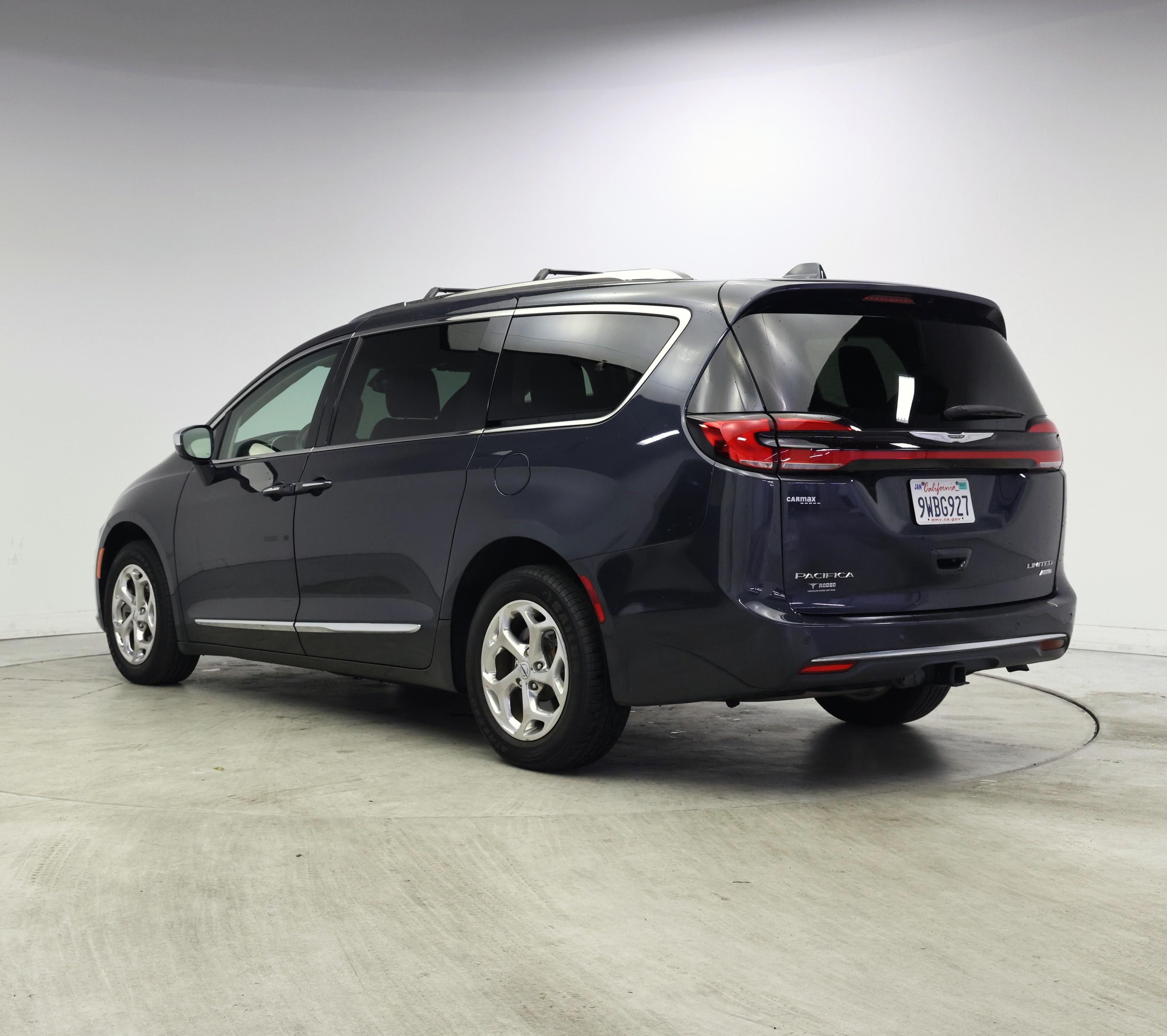 Thumbnail: 2021 Chrysler Pacifica - 2