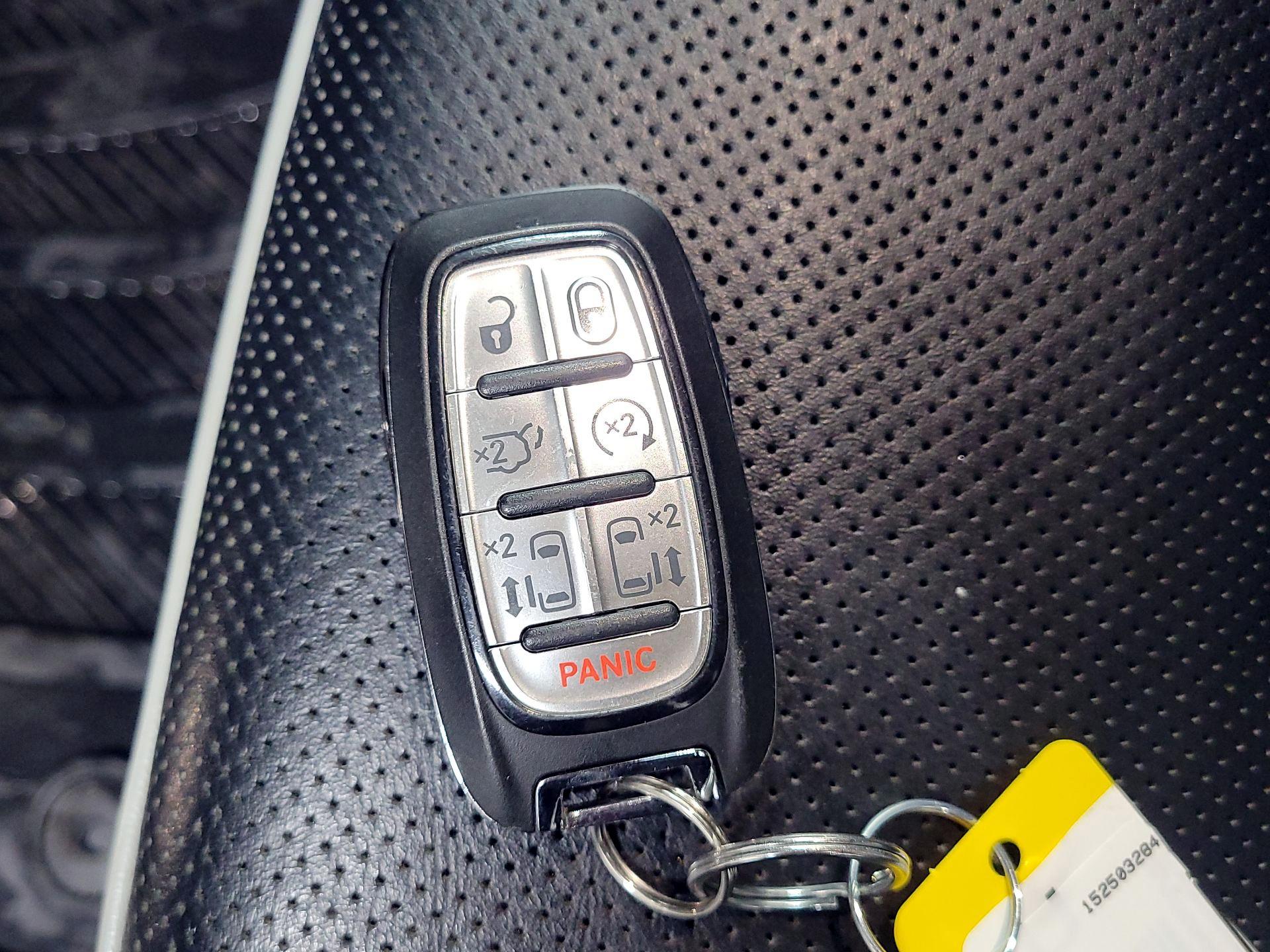 Thumbnail: 2021 Chrysler Pacifica - 20