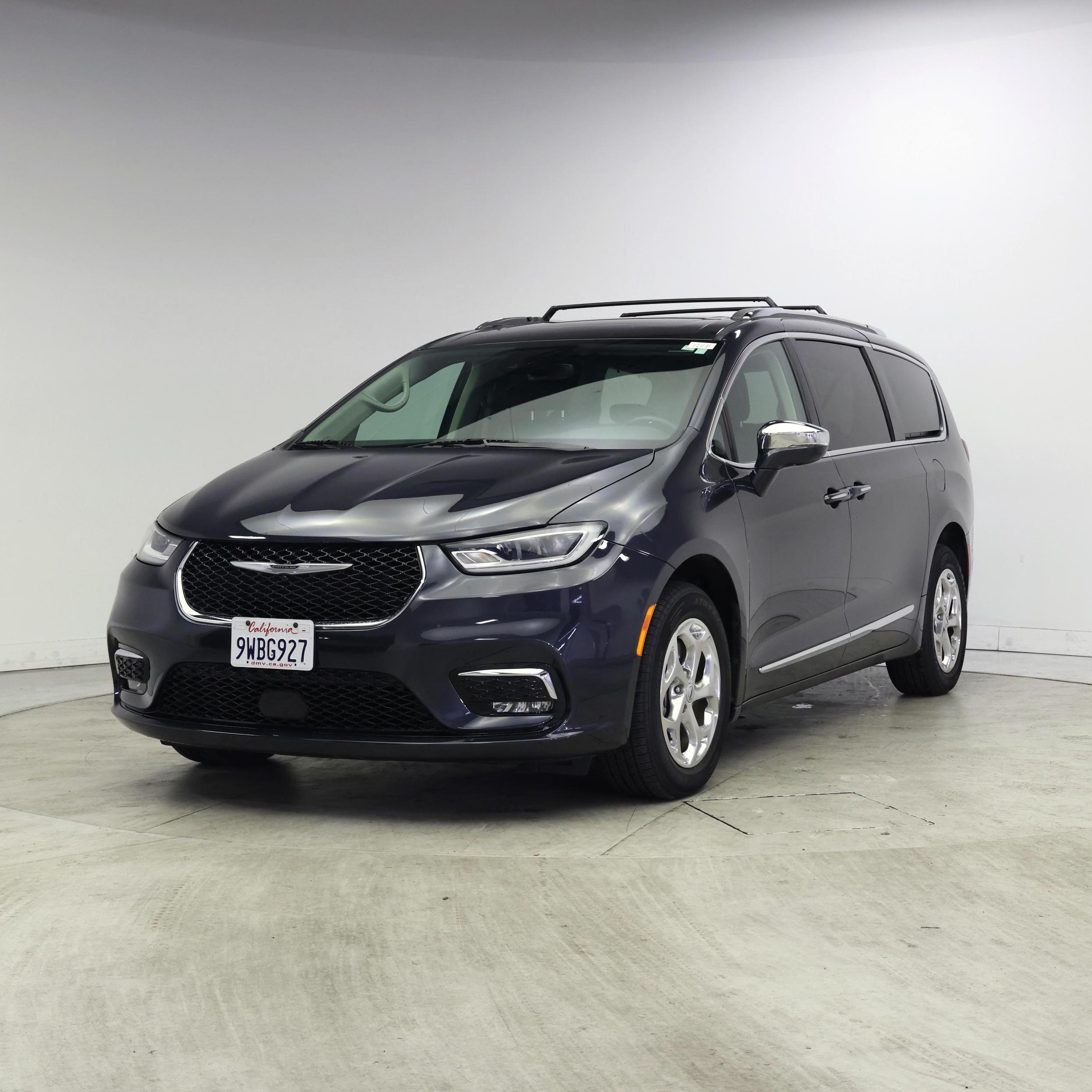 Thumbnail: 2021 Chrysler Pacifica - 4