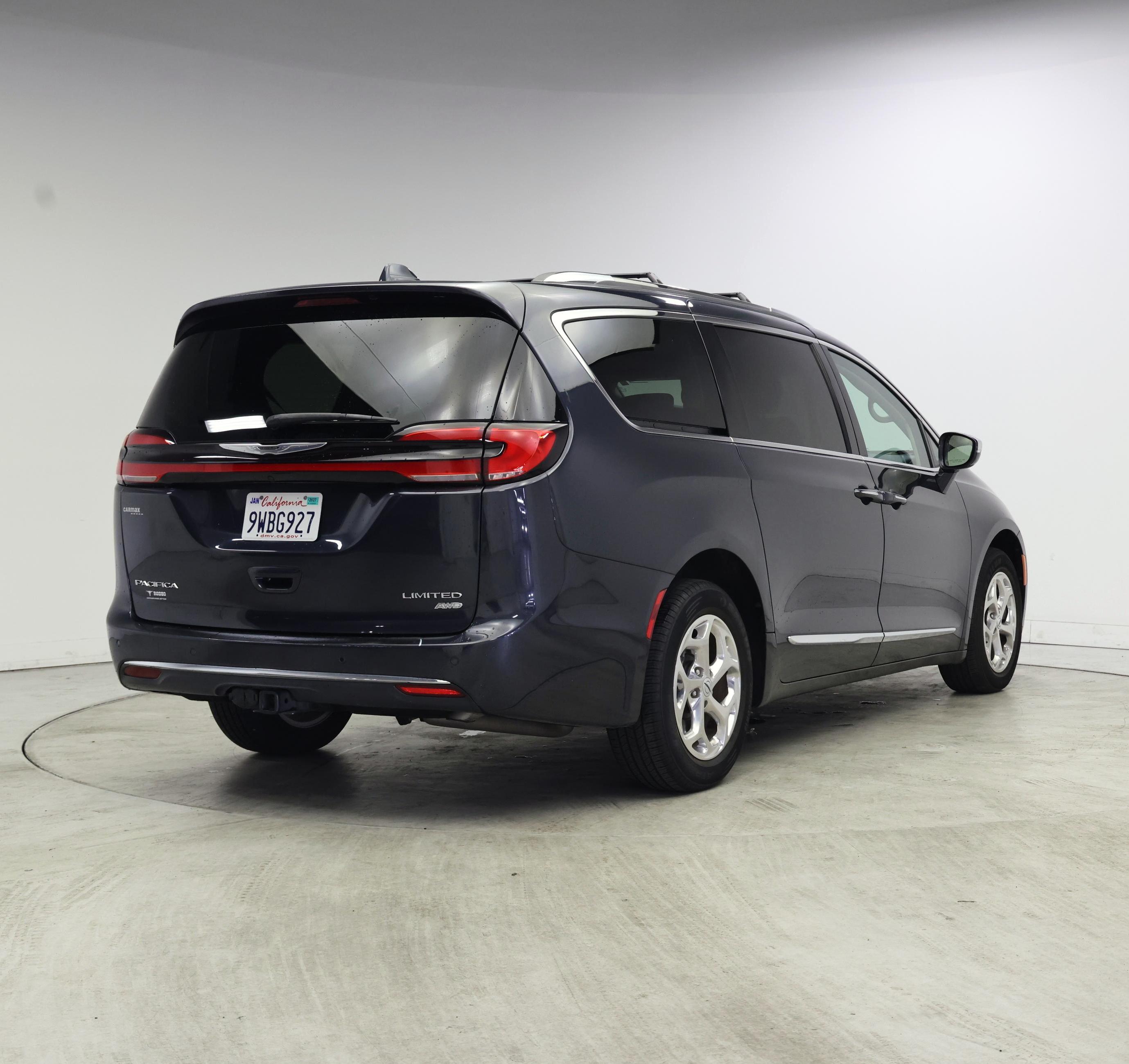 Thumbnail: 2021 Chrysler Pacifica - 8