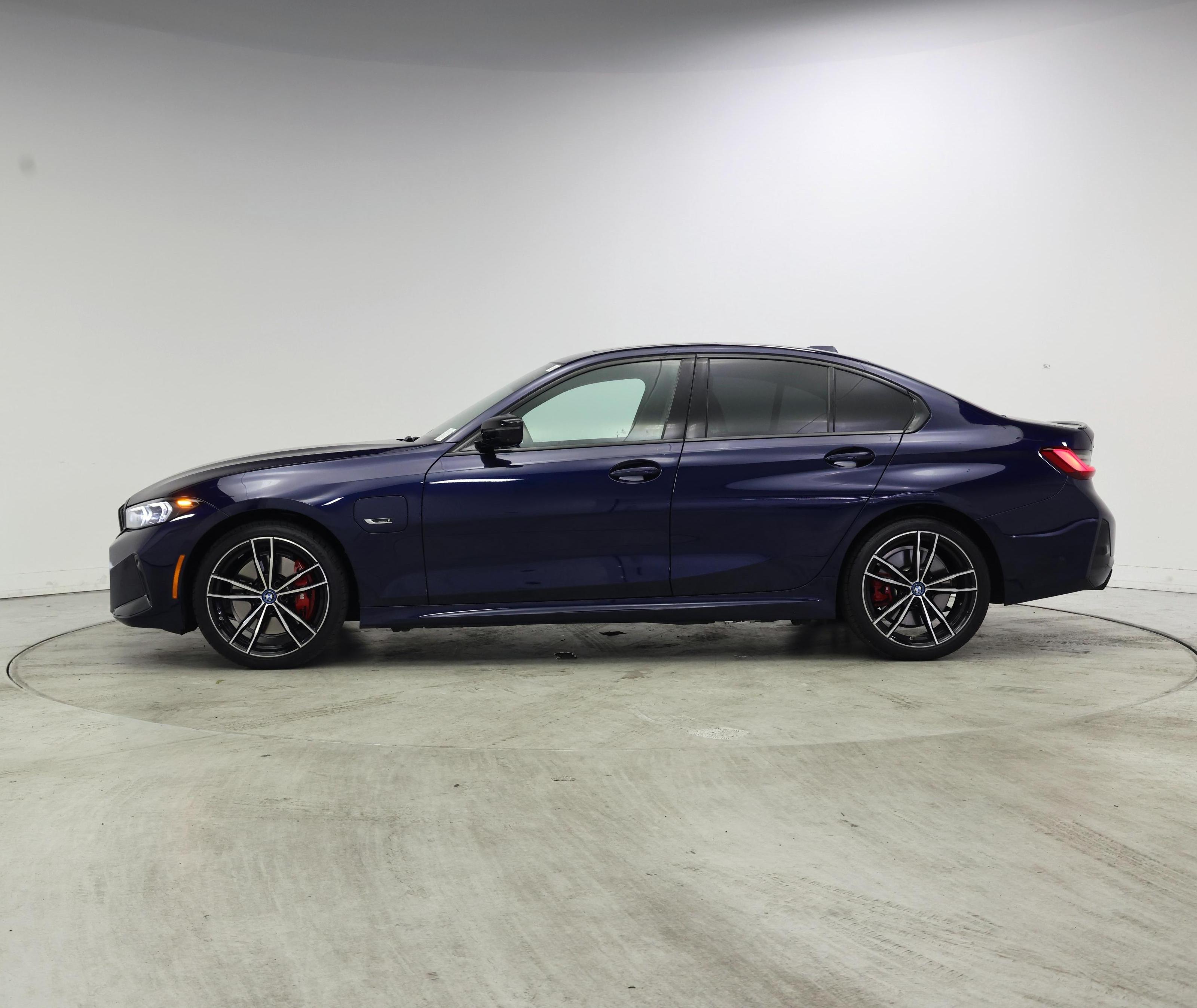 Thumbnail: 2023 BMW 3 Series - 3