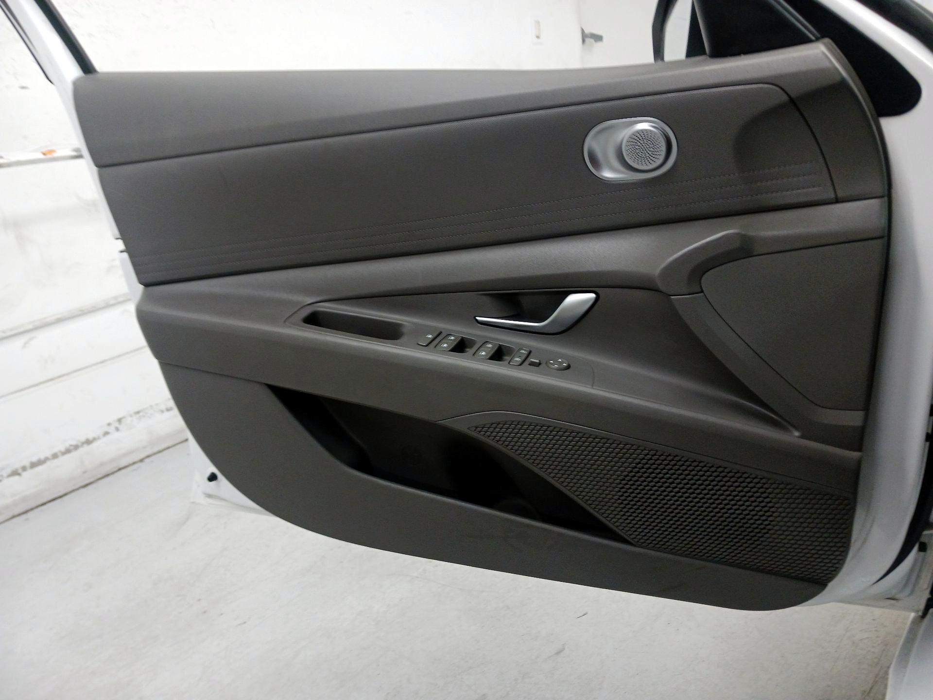 Thumbnail: 2021 Hyundai Elantra - 12