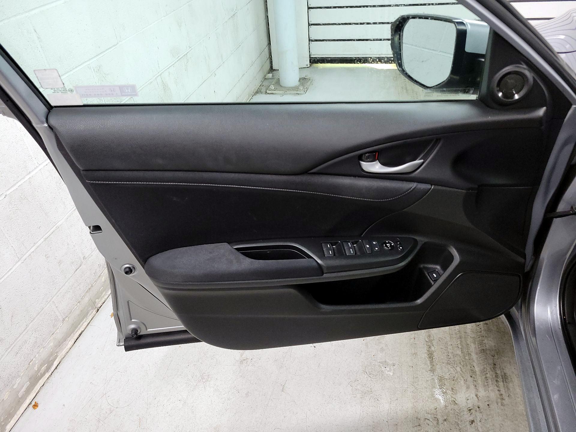 Thumbnail: 2020 Honda Insight - 12