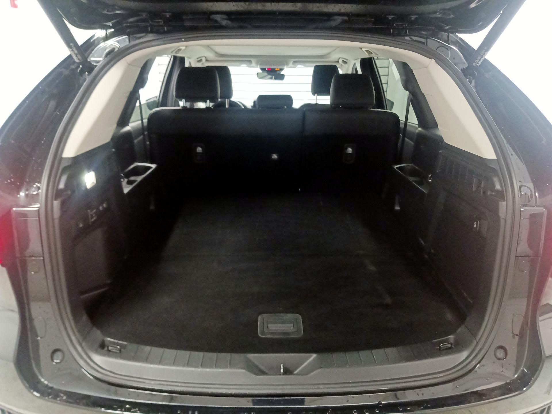 Thumbnail: 2025 Mazda CX-70 - 17