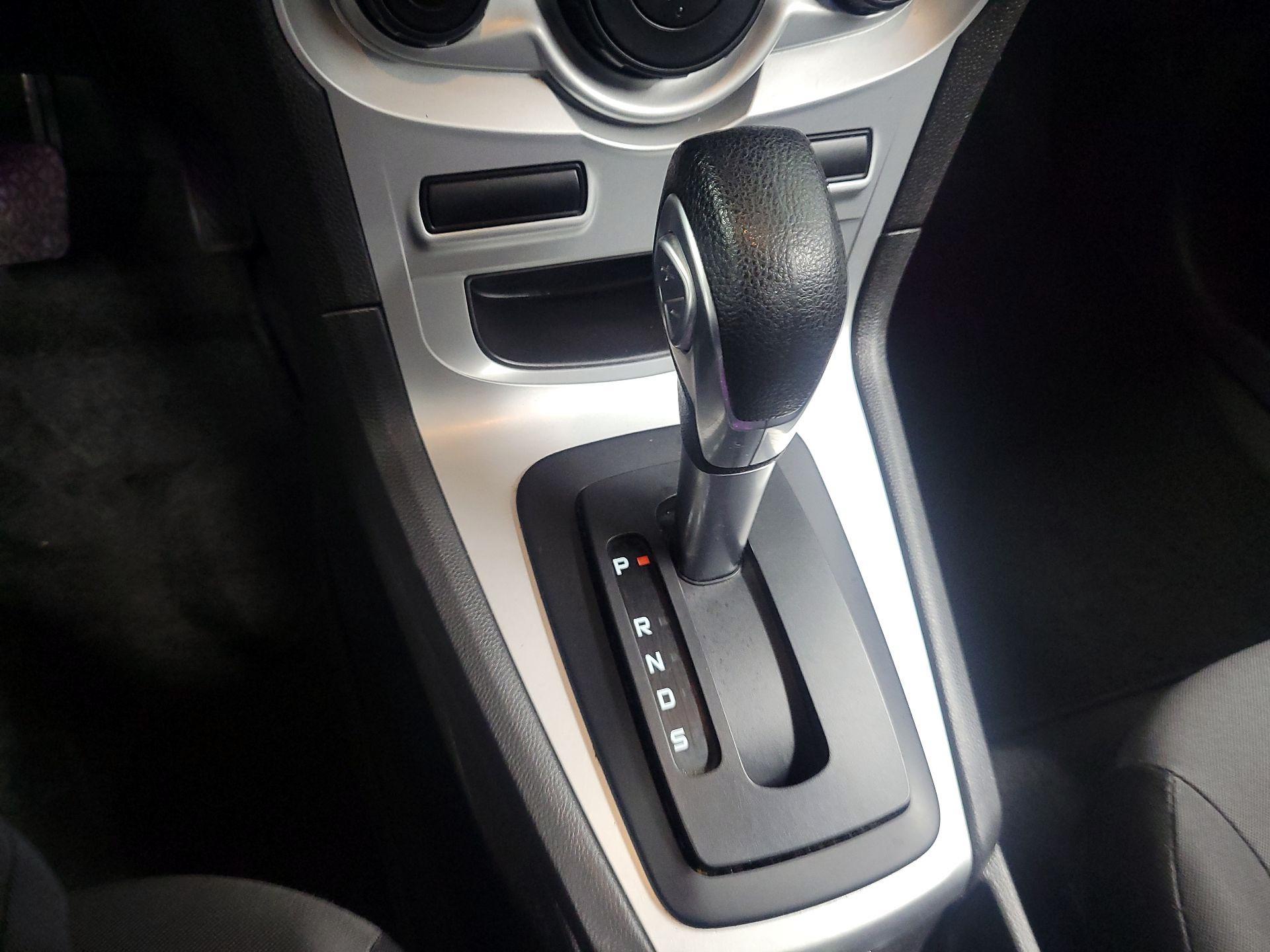 Thumbnail: 2016 Ford Fiesta - 15