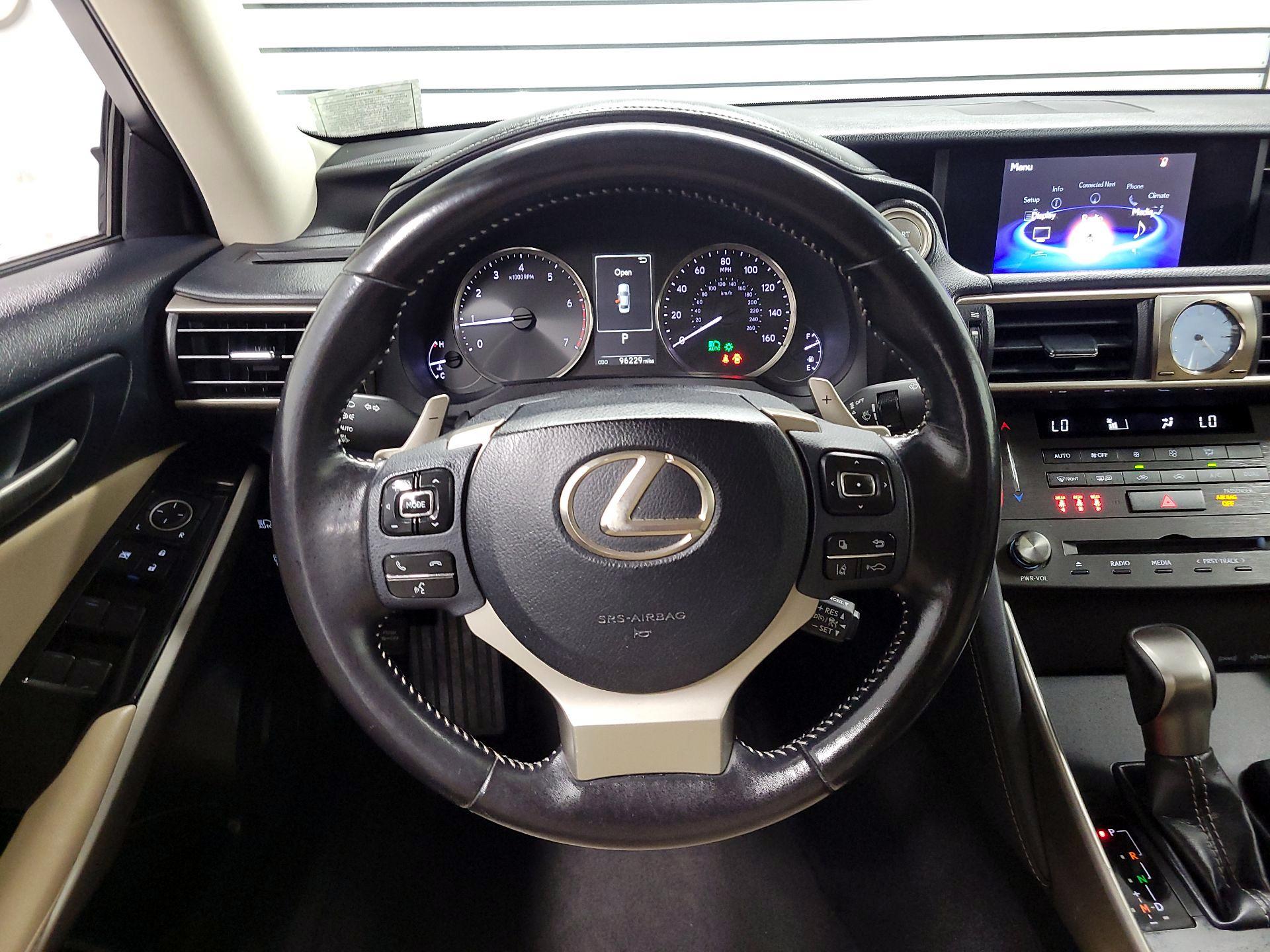 Thumbnail: 2020 Lexus IS - 10