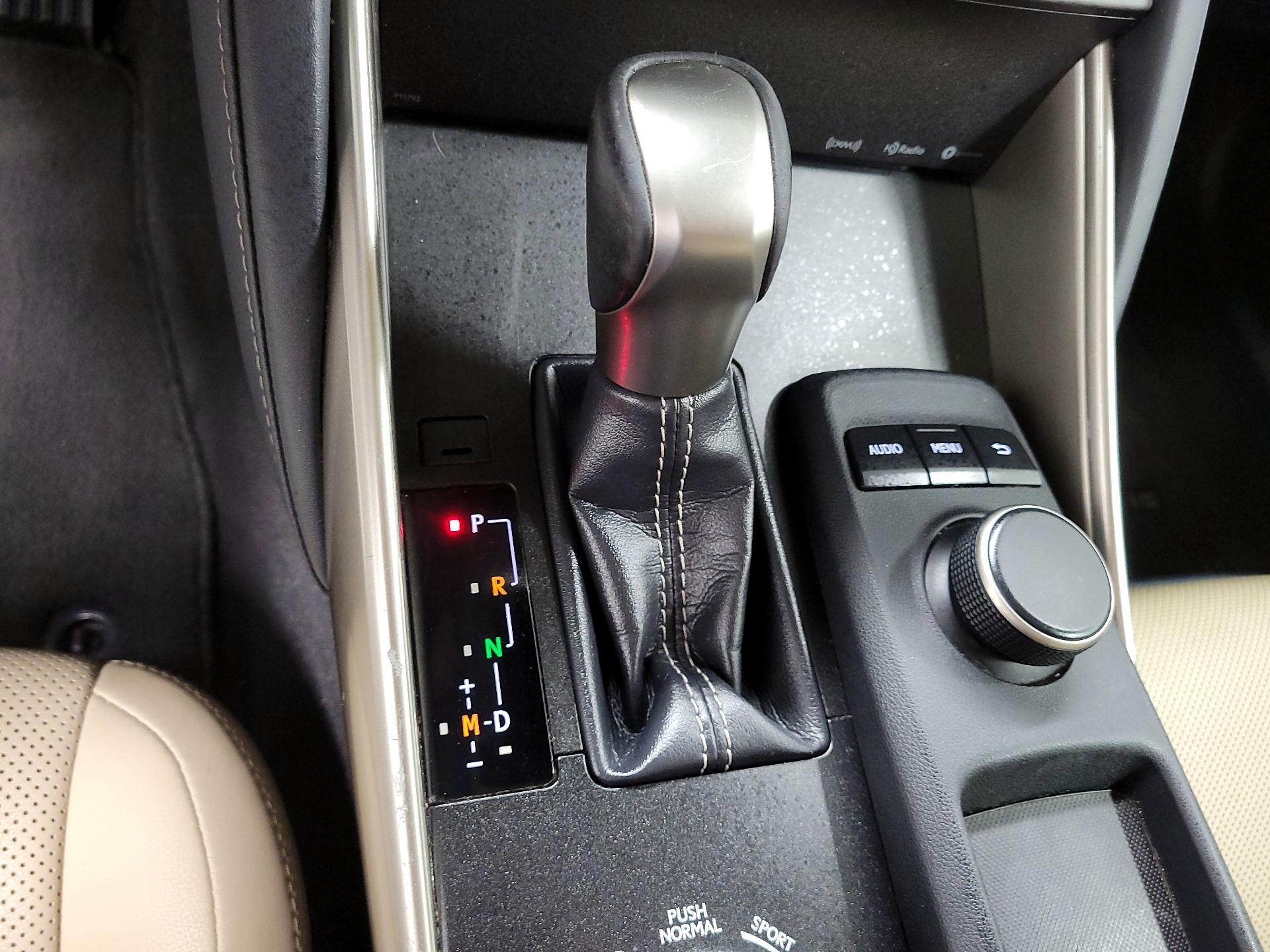 Thumbnail: 2020 Lexus IS - 15