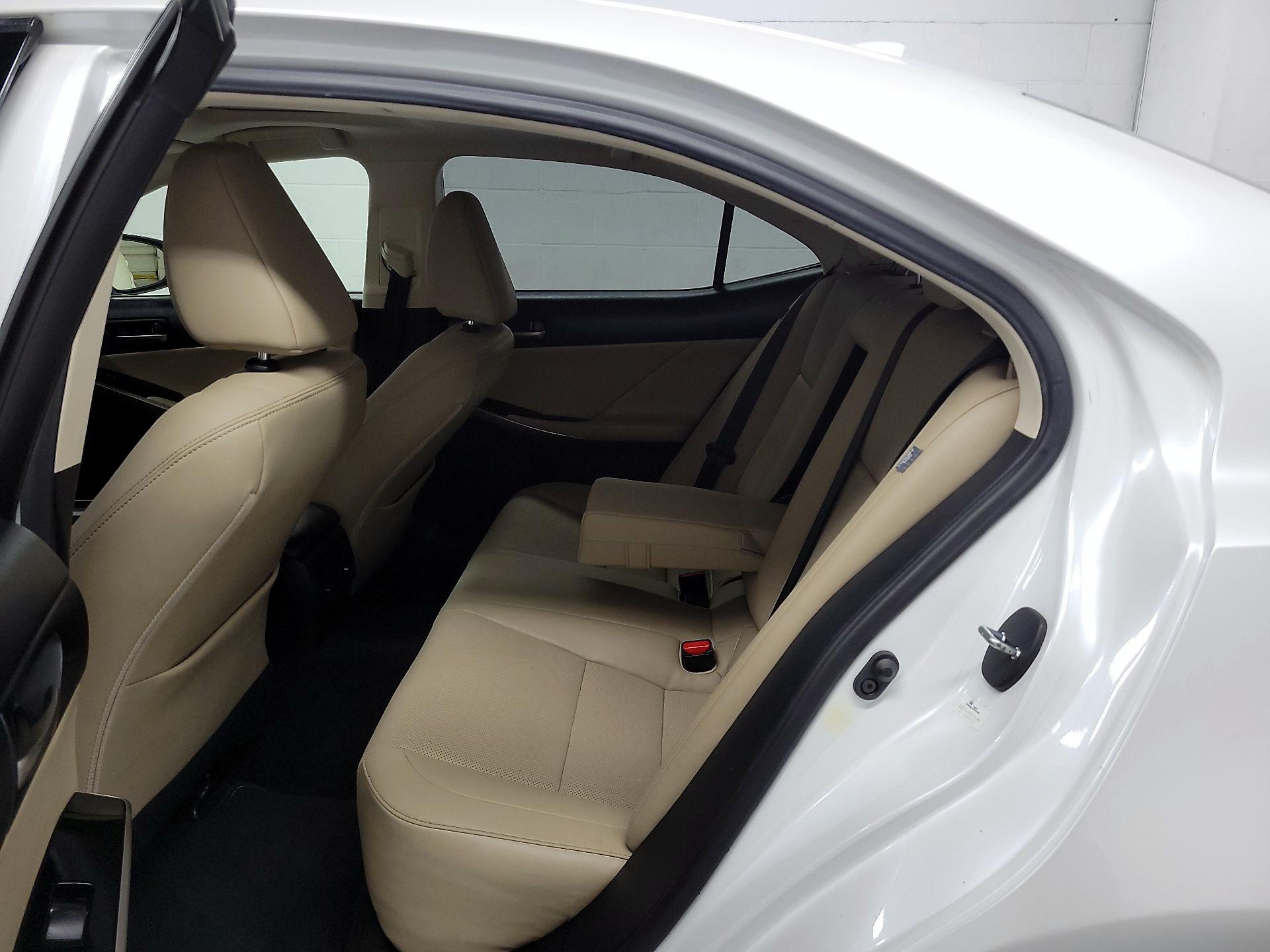 Thumbnail: 2020 Lexus IS - 16