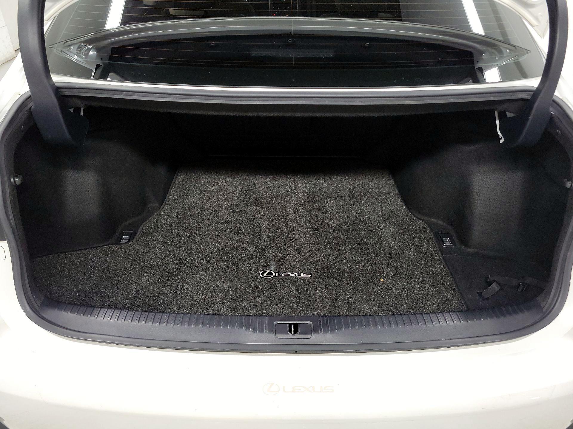 Thumbnail: 2020 Lexus IS - 17