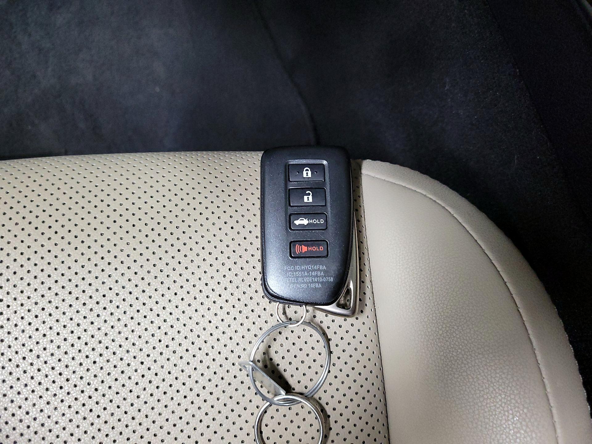 Thumbnail: 2020 Lexus IS - 19