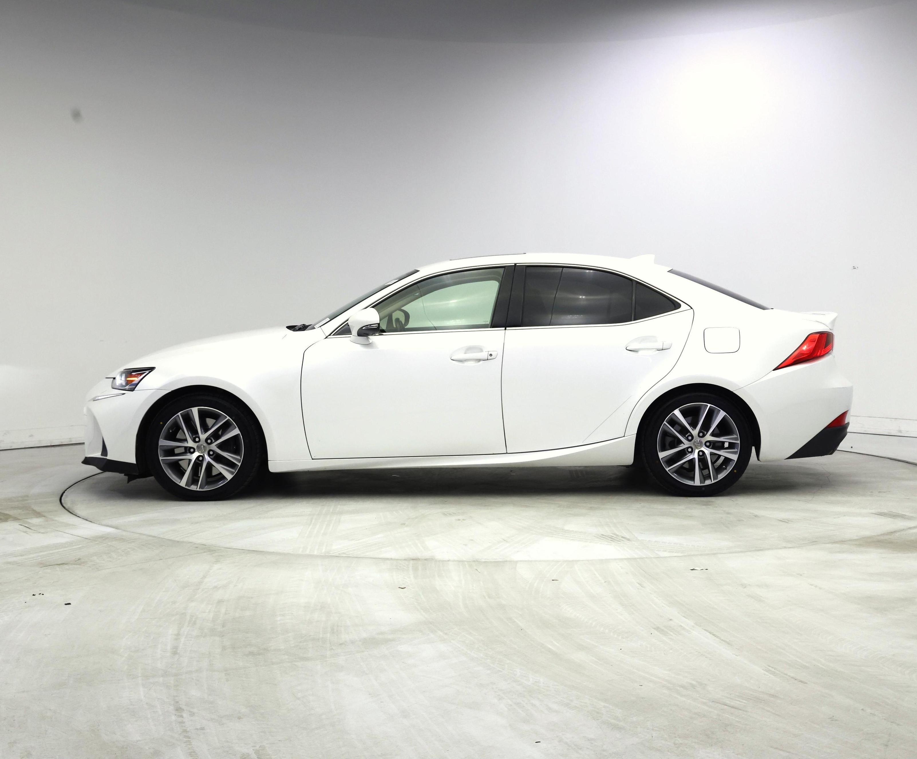 Thumbnail: 2020 Lexus IS - 3