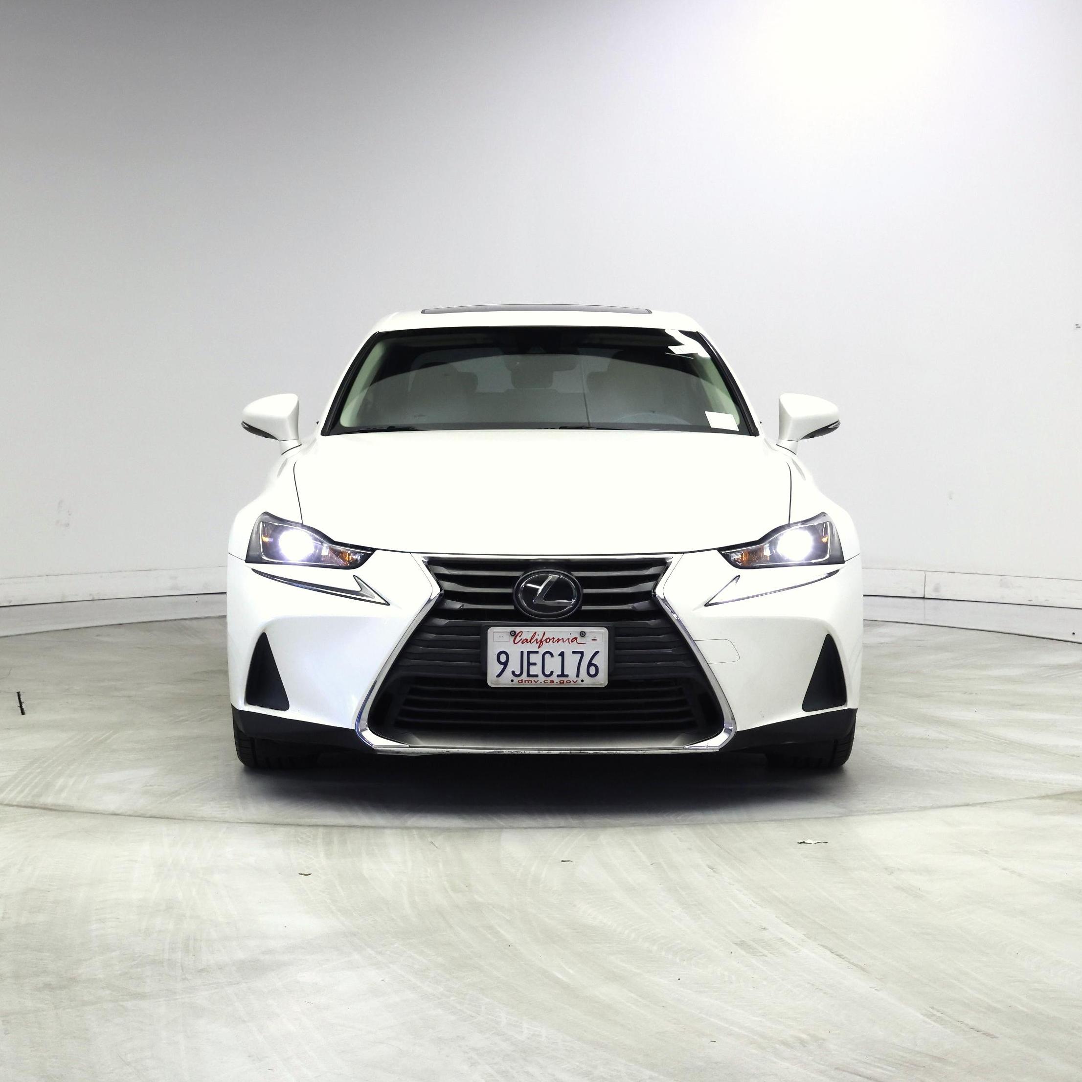 Thumbnail: 2020 Lexus IS - 5