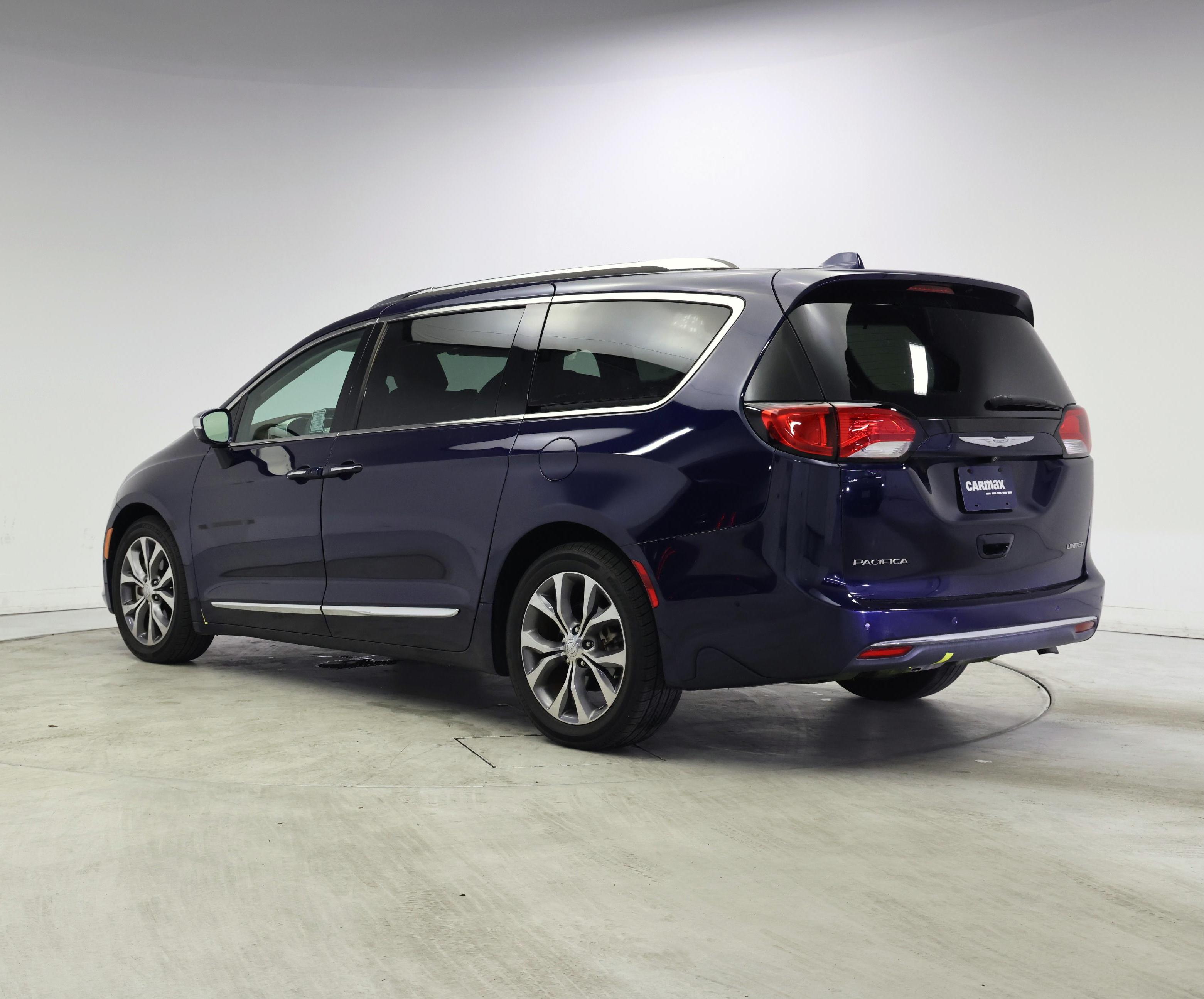 Thumbnail: 2017 Chrysler Pacifica - 2