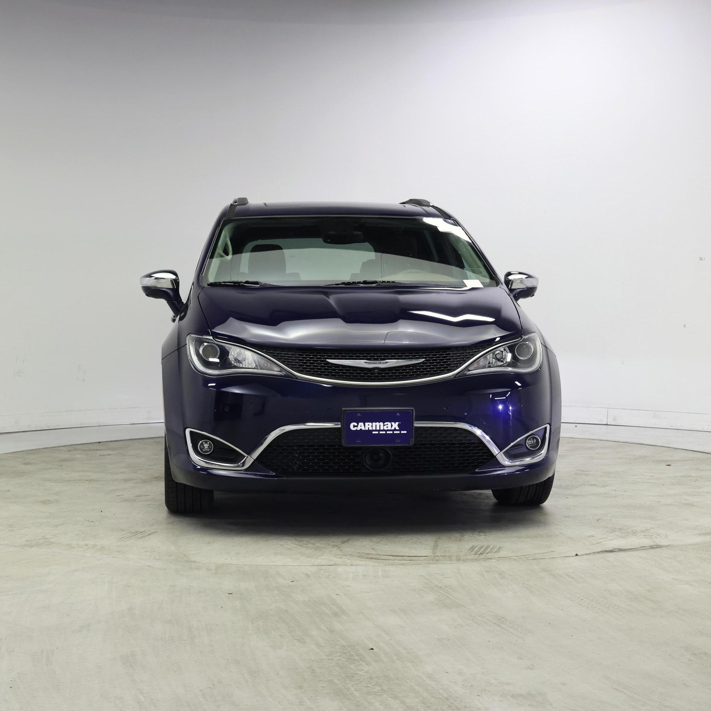 Thumbnail: 2017 Chrysler Pacifica - 5