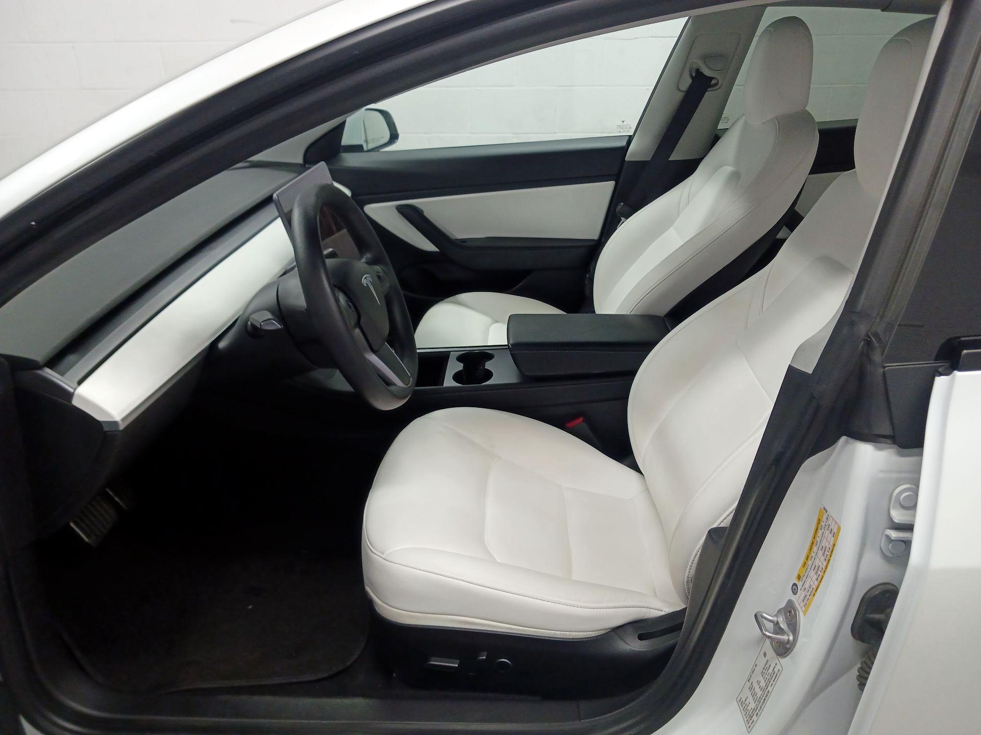 Thumbnail: 2021 Tesla Model 3 - 11