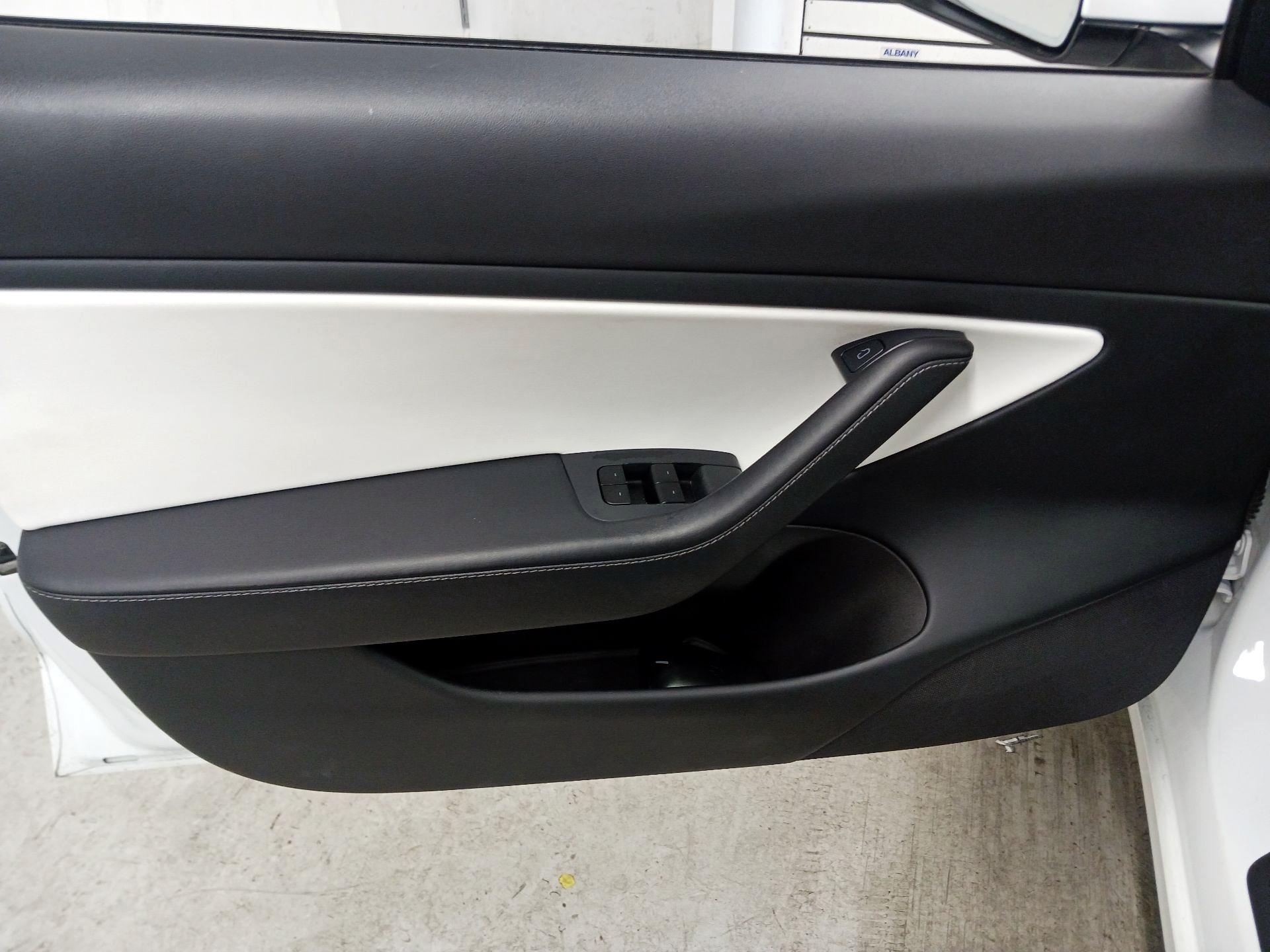 Thumbnail: 2021 Tesla Model 3 - 12