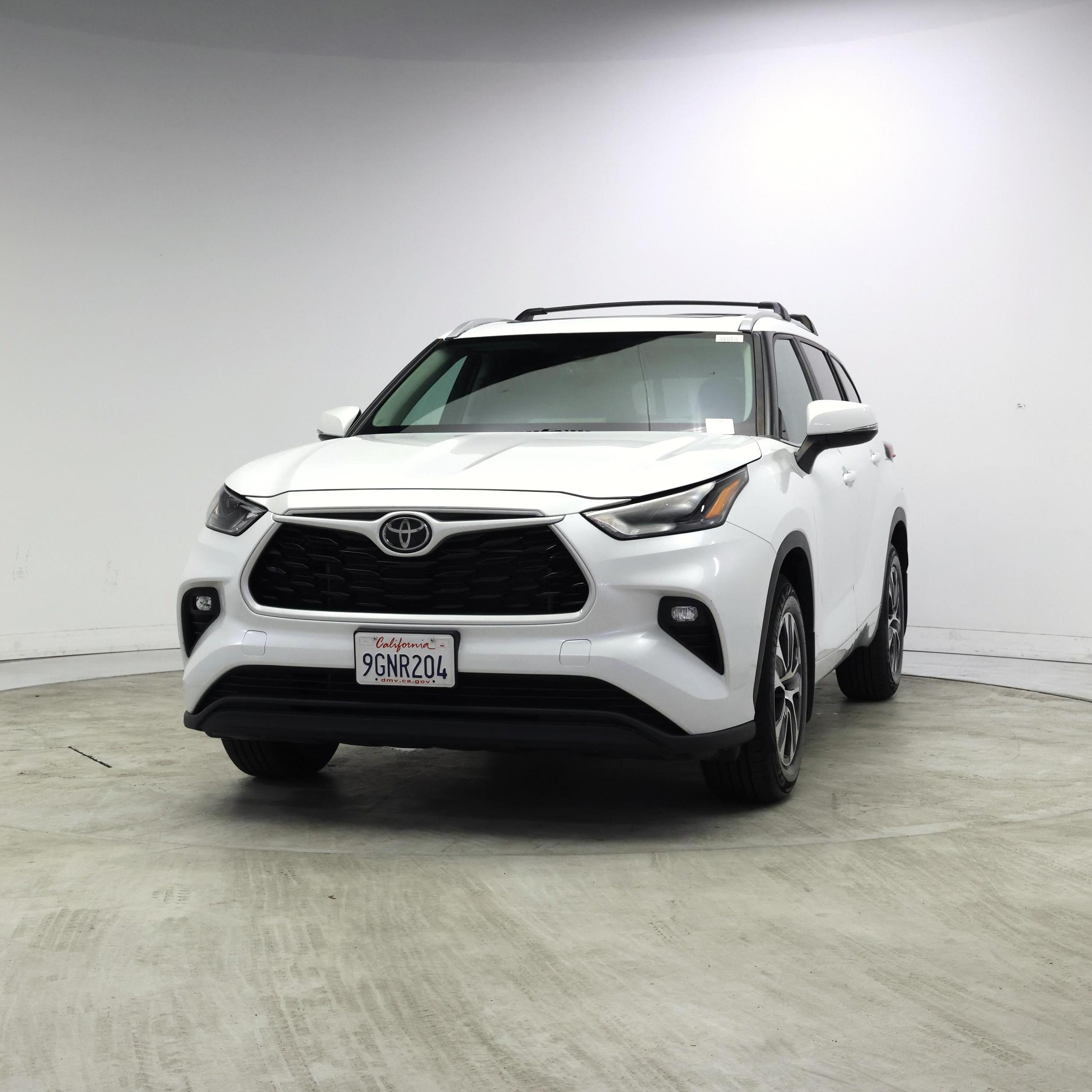 Thumbnail: 2023 Toyota Highlander - 4