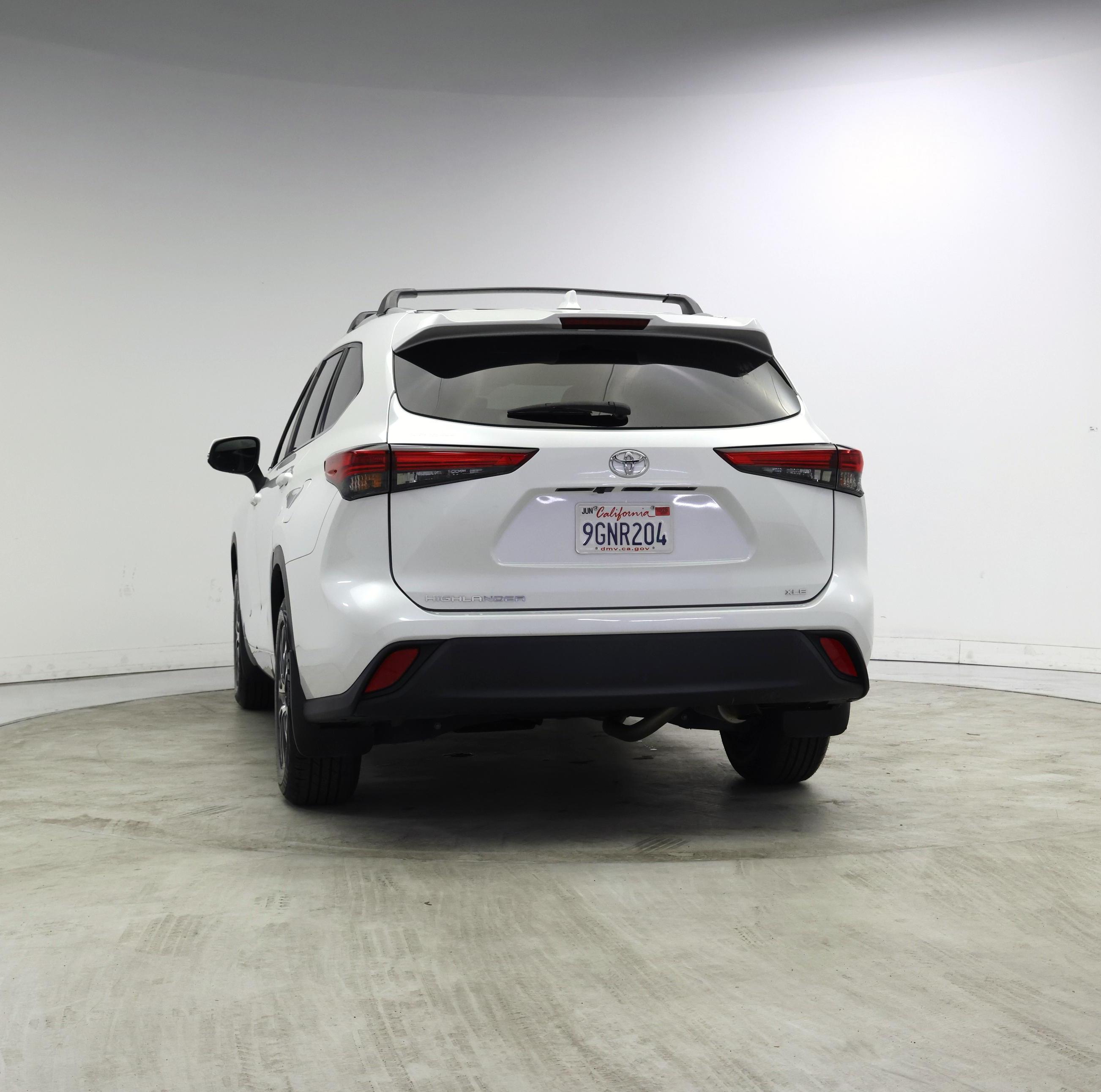 Thumbnail: 2023 Toyota Highlander - 6