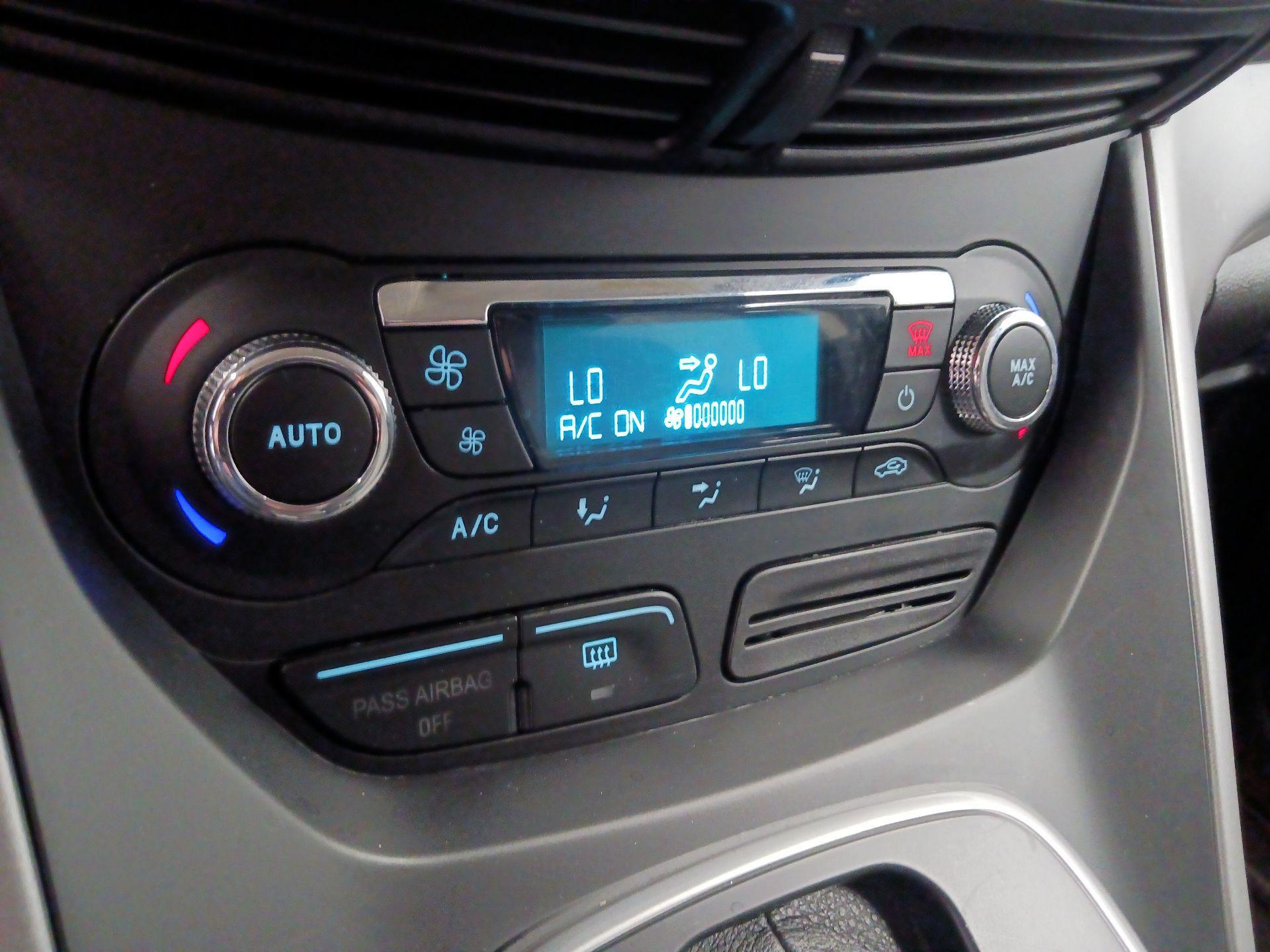 Thumbnail: 2014 Ford Escape - 16