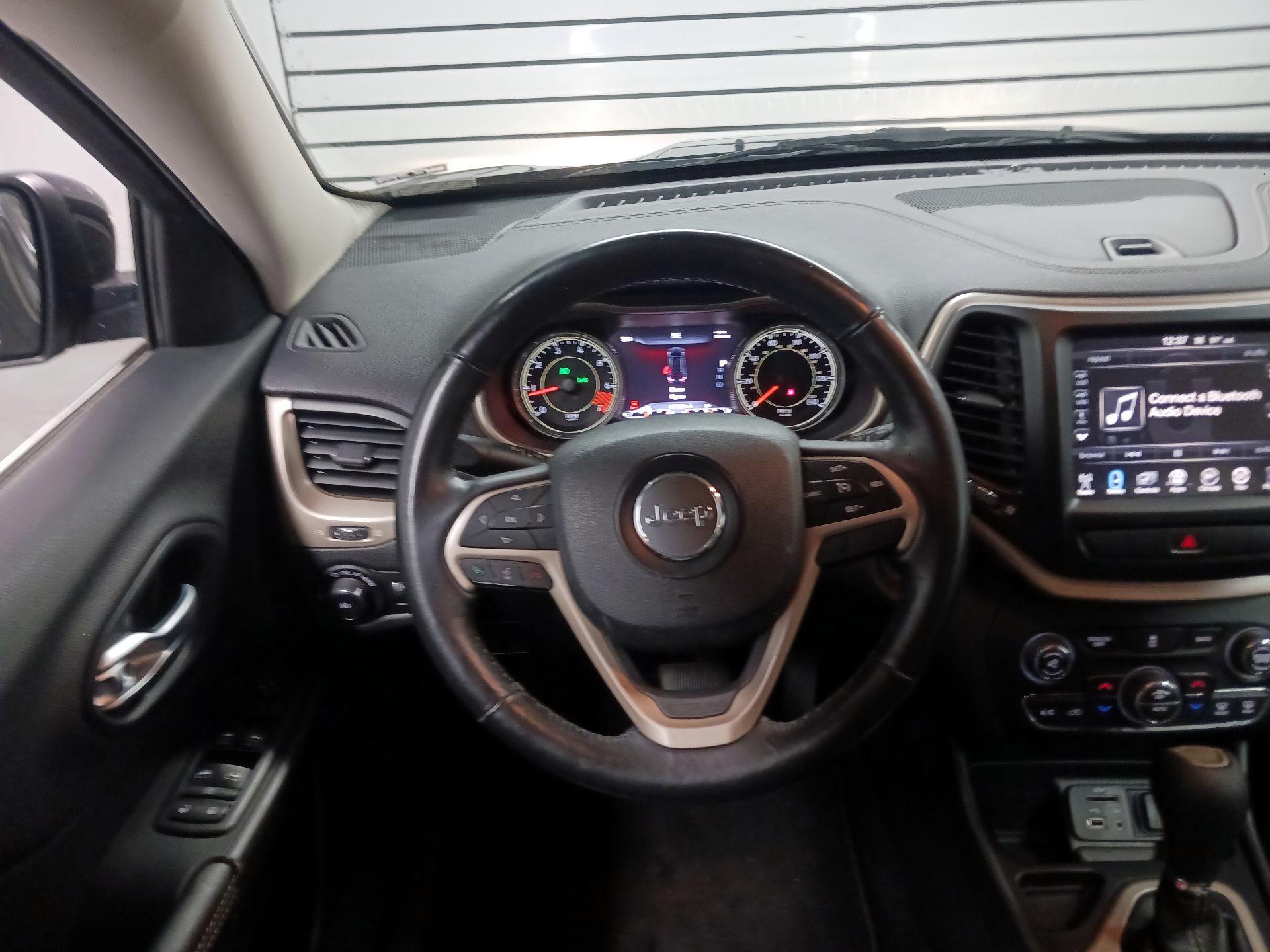 Thumbnail: 2014 Jeep Cherokee - 10