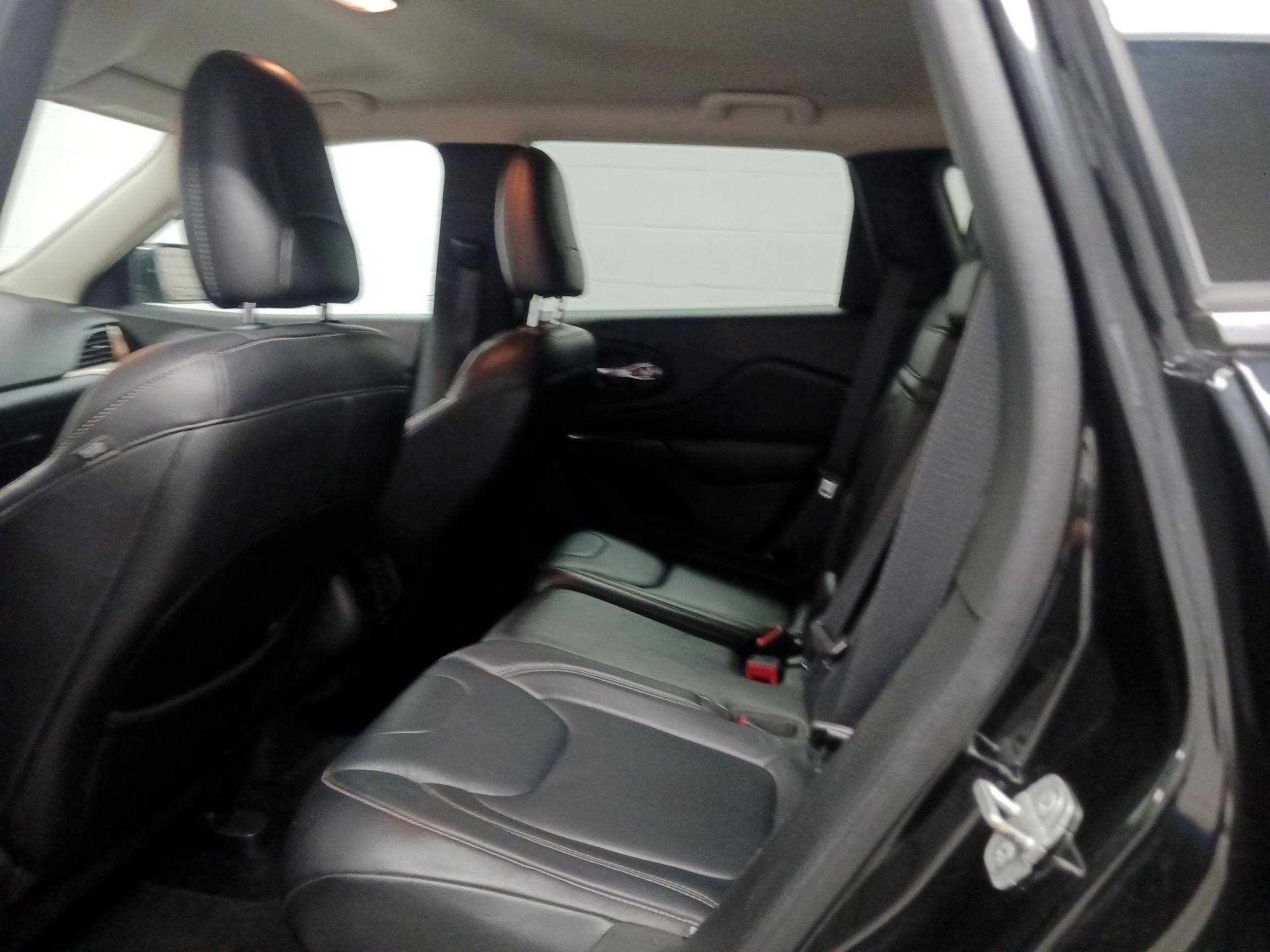 Thumbnail: 2014 Jeep Cherokee - 17