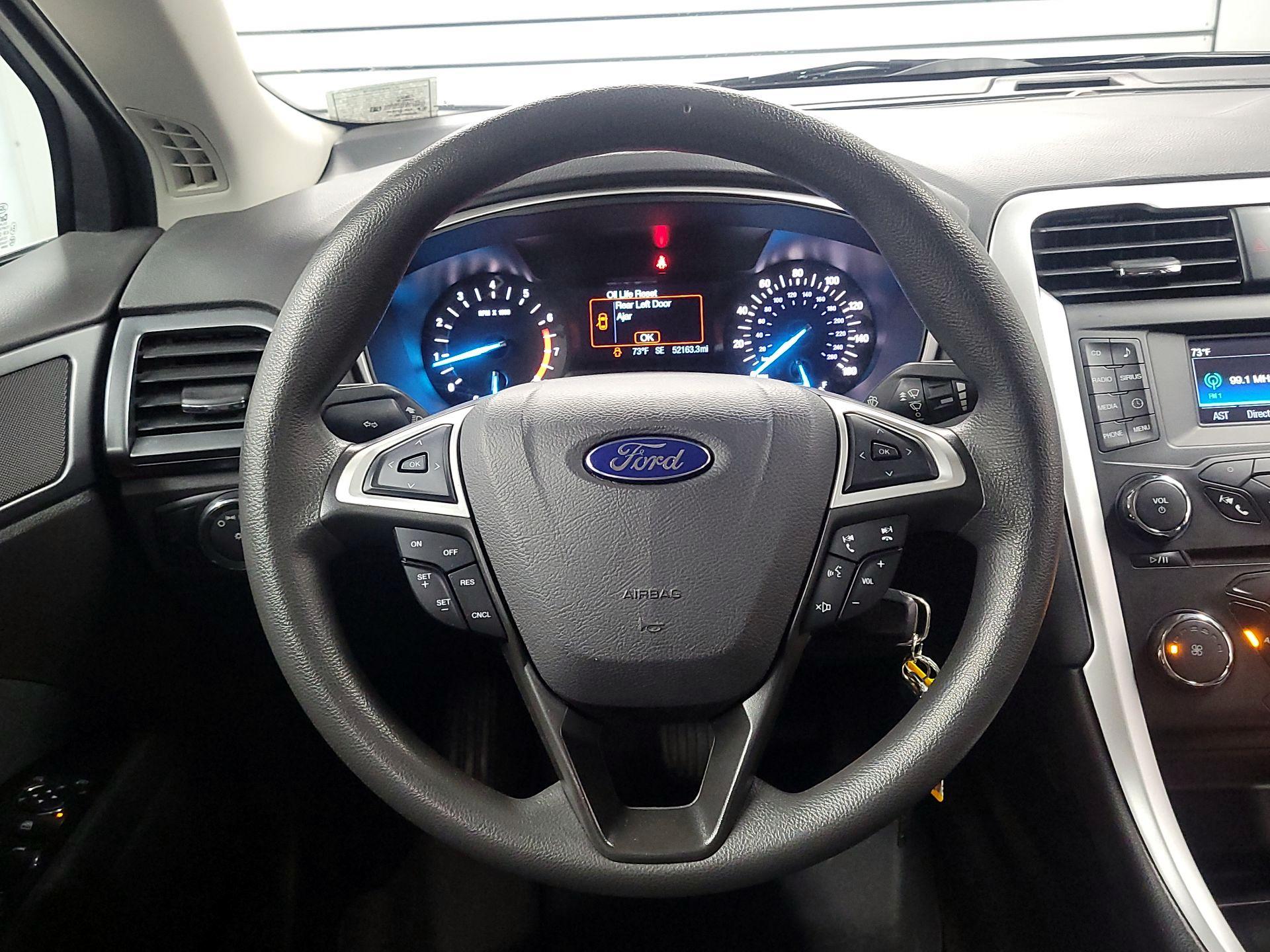 Thumbnail: 2016 Ford Fusion - 10