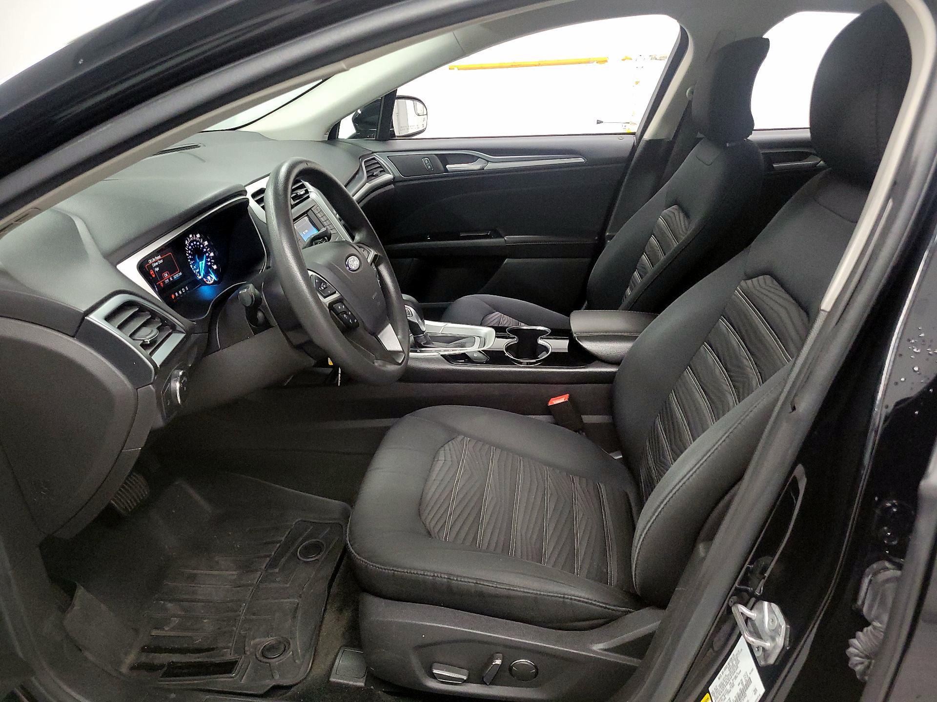 Thumbnail: 2016 Ford Fusion - 11