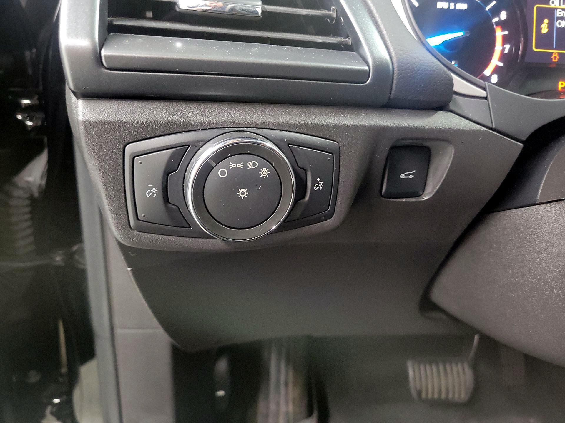 Thumbnail: 2016 Ford Fusion - 13