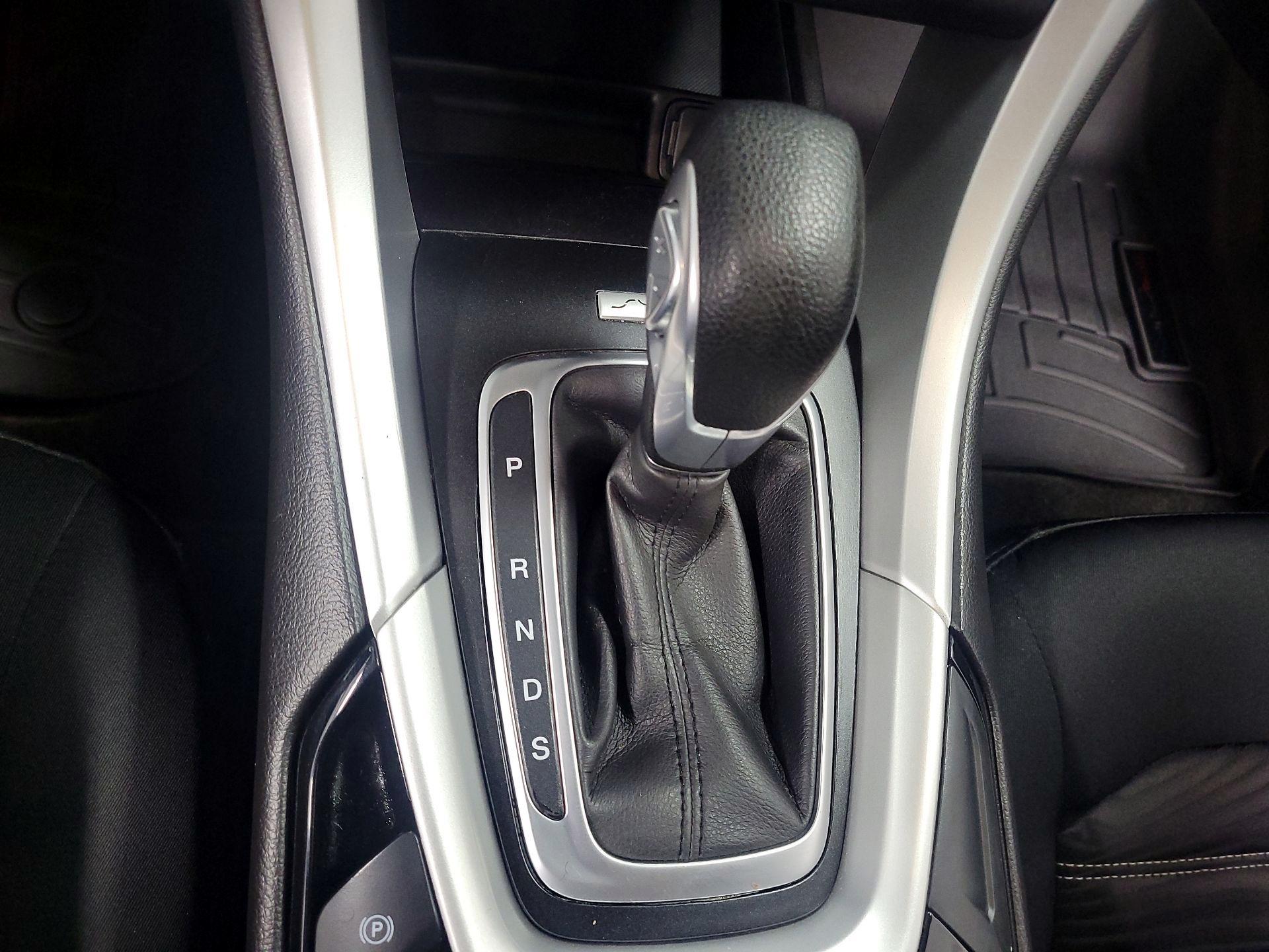 Thumbnail: 2016 Ford Fusion - 17