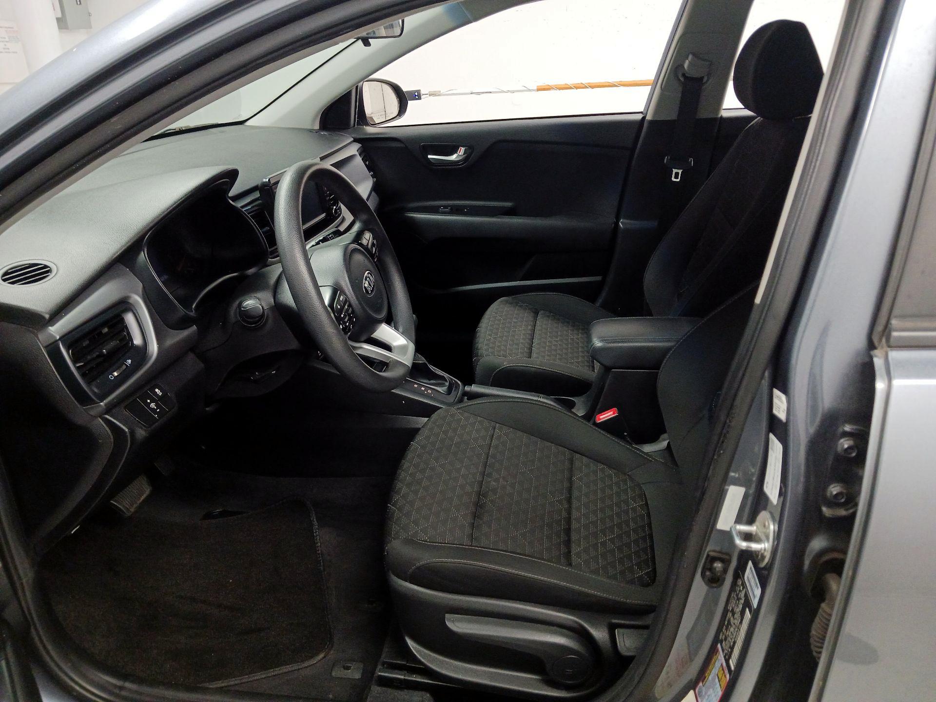 Thumbnail: 2019 Kia Rio - 11