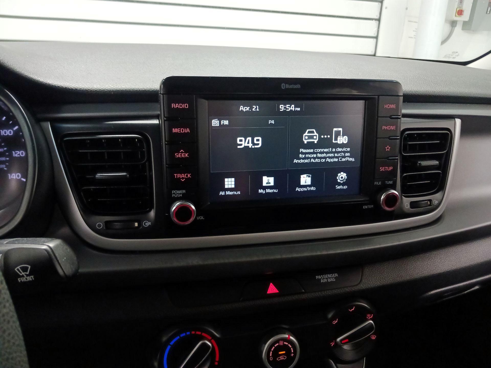 Thumbnail: 2019 Kia Rio - 14