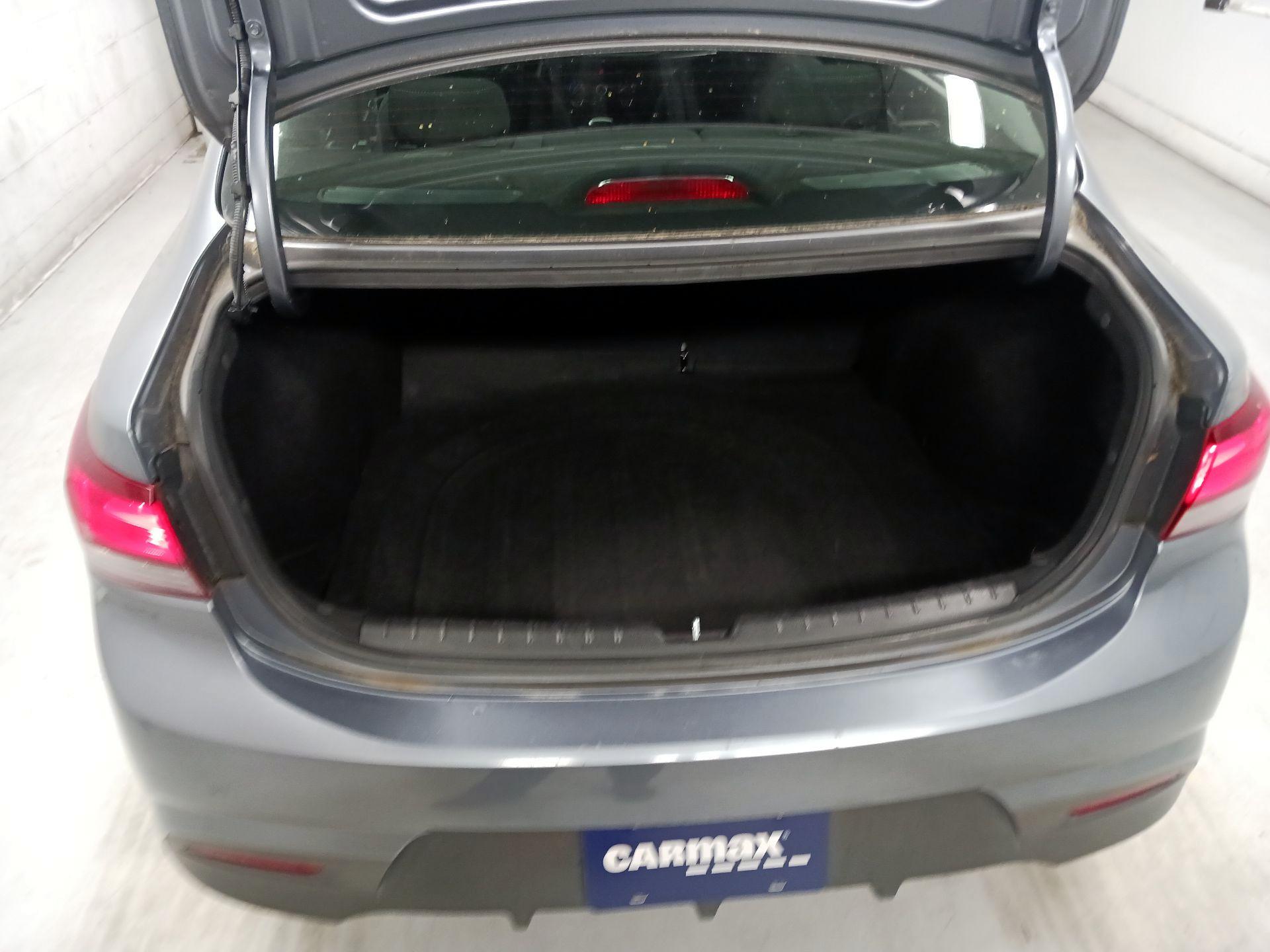 Thumbnail: 2019 Kia Rio - 17